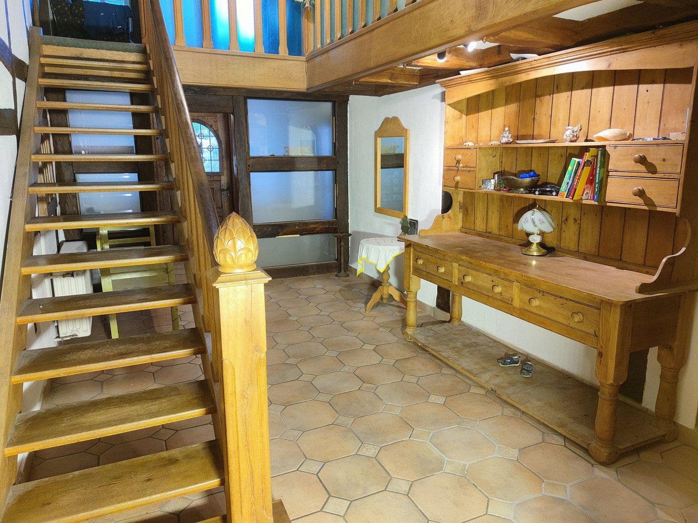 Prodej domu 316 m², pozemek 2.885 m², Duingen, Dolní Sasko Prodej domu 316 m², pozemek 2.885 m², Duingen, Dolní Sasko