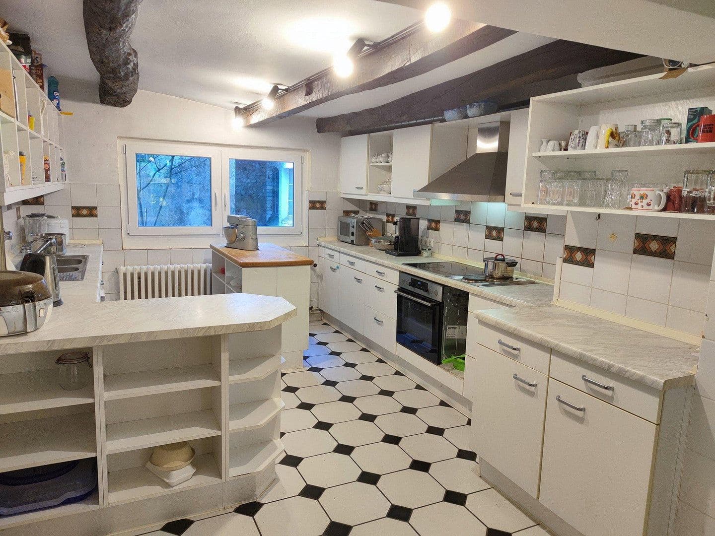 Prodej domu 316 m², pozemek 2.885 m², Duingen, Dolní Sasko Prodej domu 316 m², pozemek 2.885 m², Duingen, Dolní Sasko