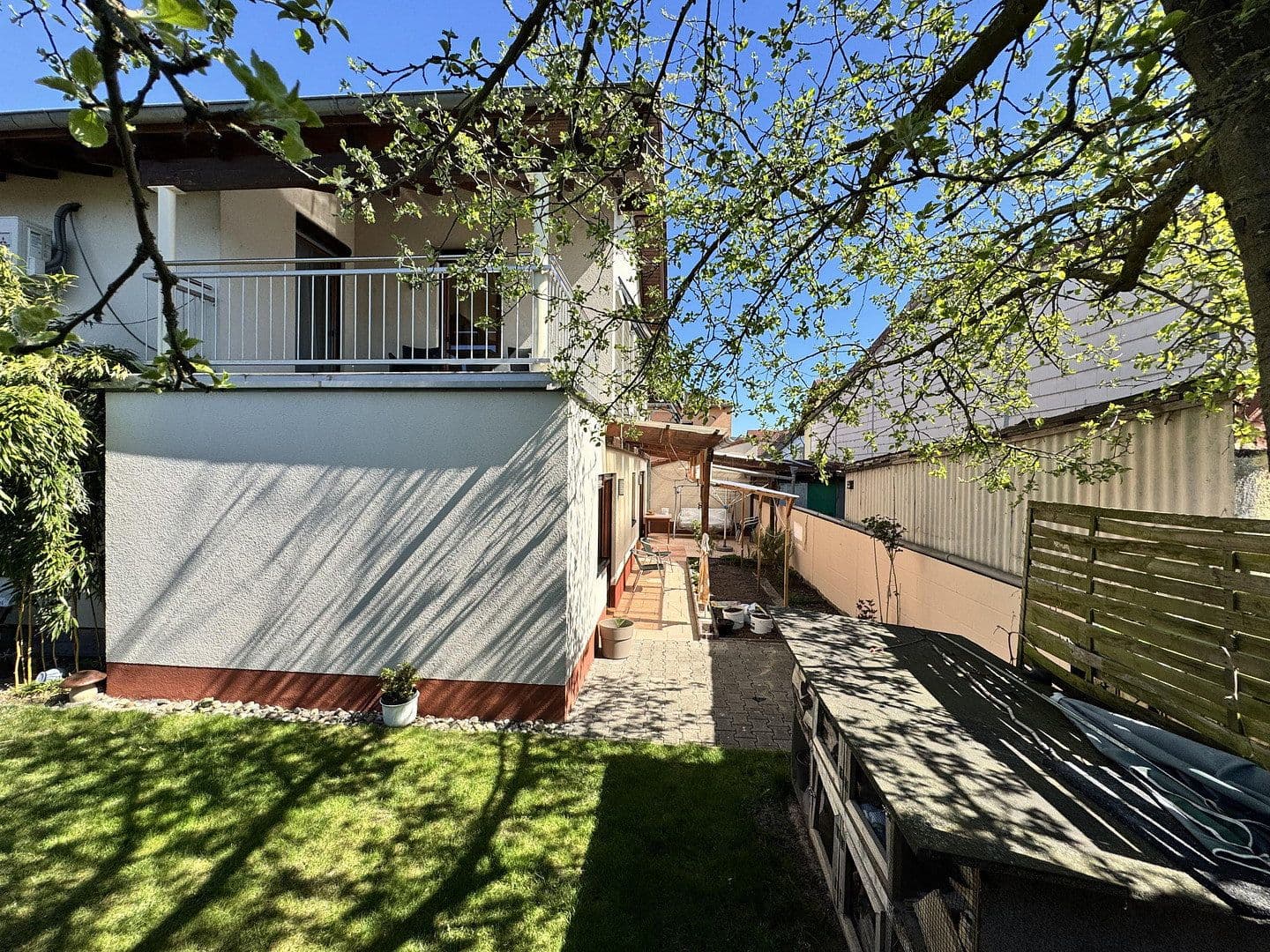 Prodej domu 210 m², pozemek 330 m², Osthofen, Porýní-Falc Prodej domu 210 m², pozemek 330 m², Osthofen, Porýní-Falc