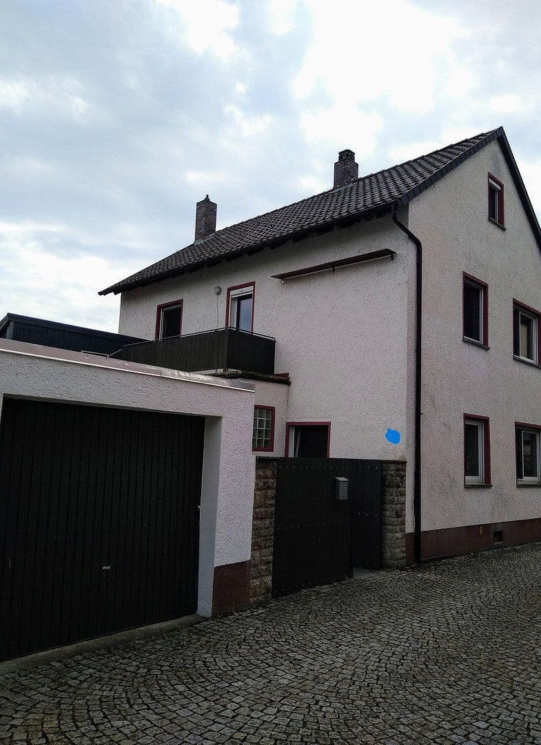 Prodej domu 141 m², pozemek 151 m², Estenfeld, Bavorsko Prodej domu 141 m², pozemek 151 m², Estenfeld, Bavorsko