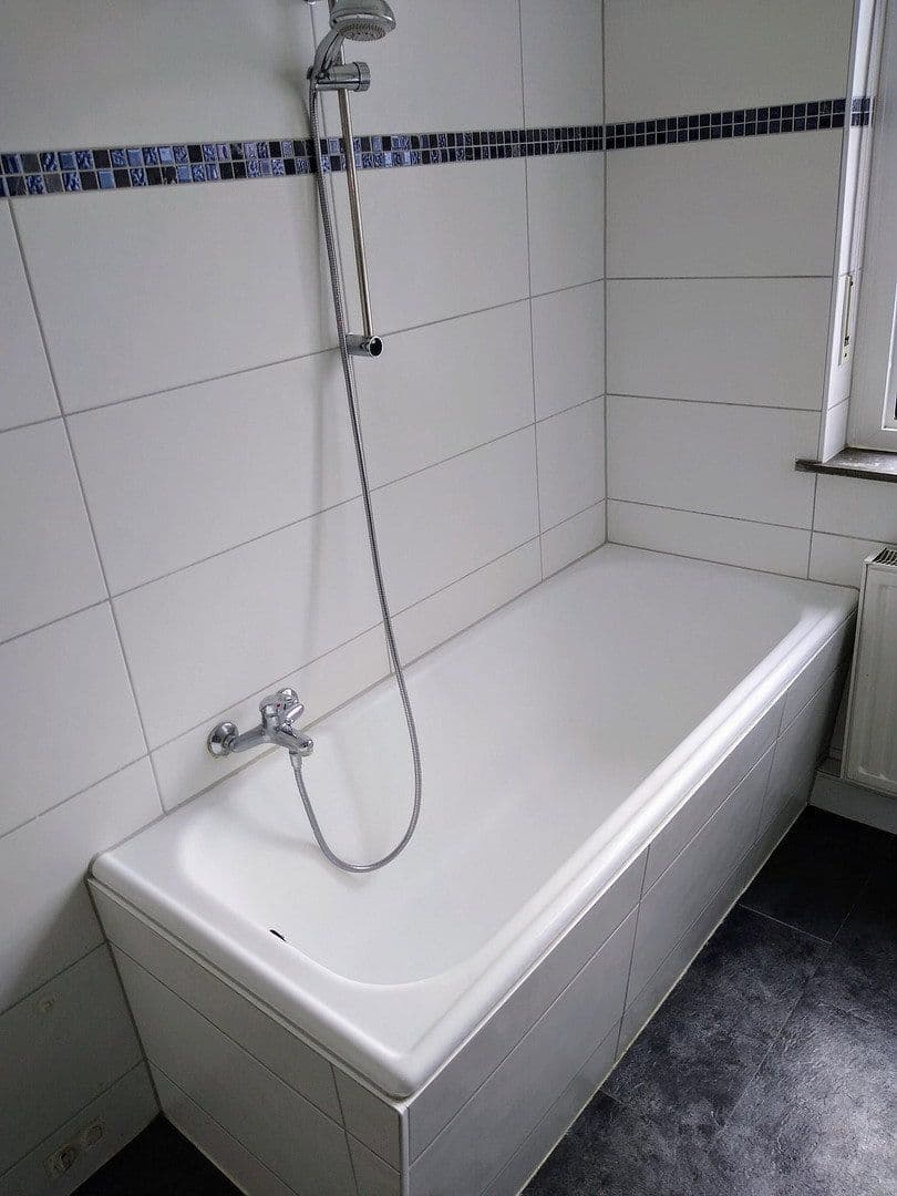 Prodej domu 141 m², pozemek 151 m², Estenfeld, Bavorsko Prodej domu 141 m², pozemek 151 m², Estenfeld, Bavorsko