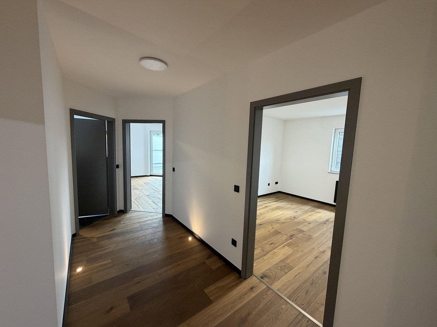Pronájem bytu 3+1 119 m², Mottmannstraße 5b, Troisdorf, Severní Porýní-Vestfálsko Pronájem bytu 3+1 119 m², Mottmannstraße 5b, Troisdorf, Severní Porýní-Vestfálsko