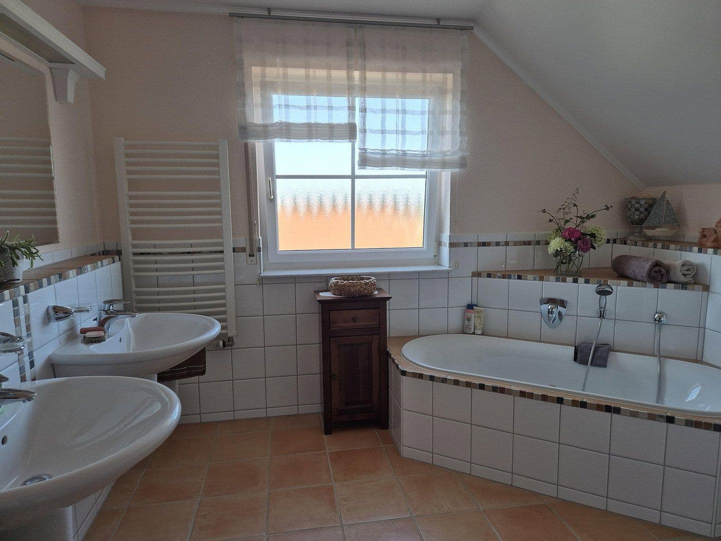 Prodej domu 202 m², pozemek 447 m², Ebersbach an der Fils, Bádensko-Württembersko Prodej domu 202 m², pozemek 447 m², Ebersbach an der Fils, Bádensko-Württembersko