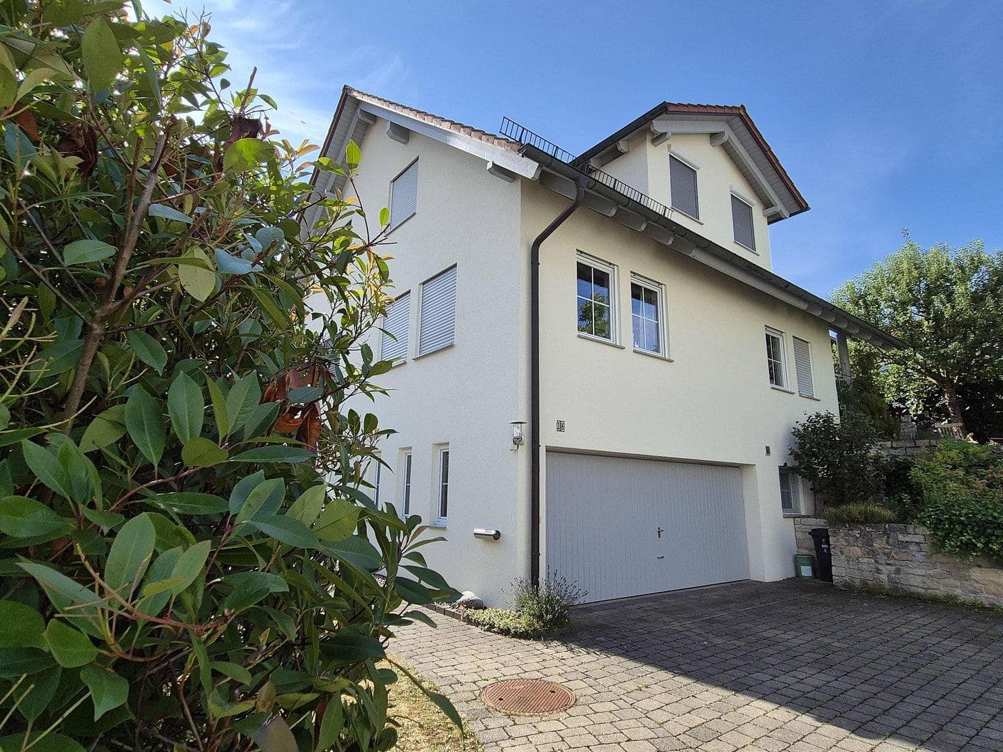 Prodej domu 202 m², pozemek 447 m², Ebersbach an der Fils, Bádensko-Württembersko Prodej domu 202 m², pozemek 447 m², Ebersbach an der Fils, Bádensko-Württembersko