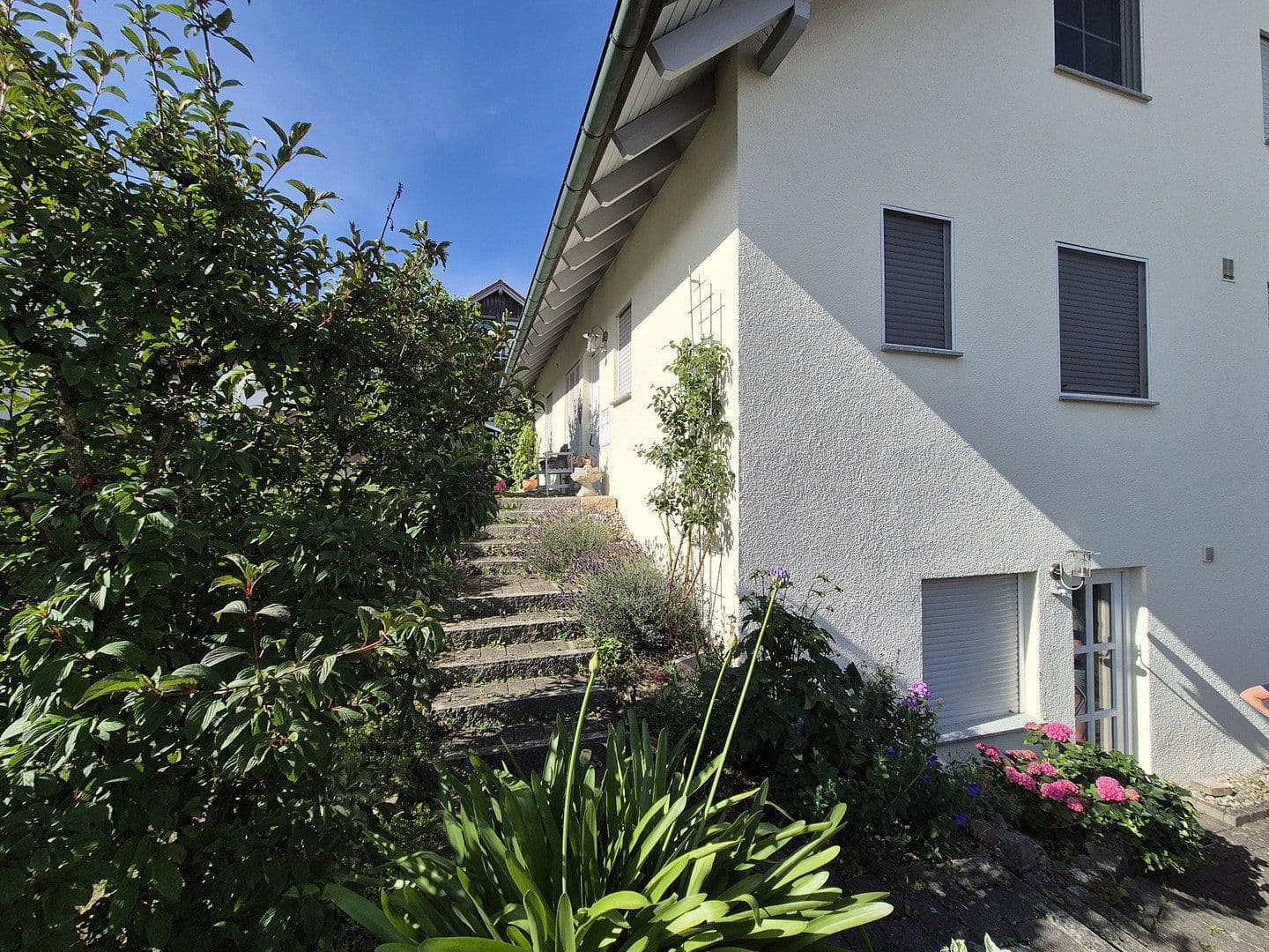 Prodej domu 202 m², pozemek 447 m², Ebersbach an der Fils, Bádensko-Württembersko Prodej domu 202 m², pozemek 447 m², Ebersbach an der Fils, Bádensko-Württembersko