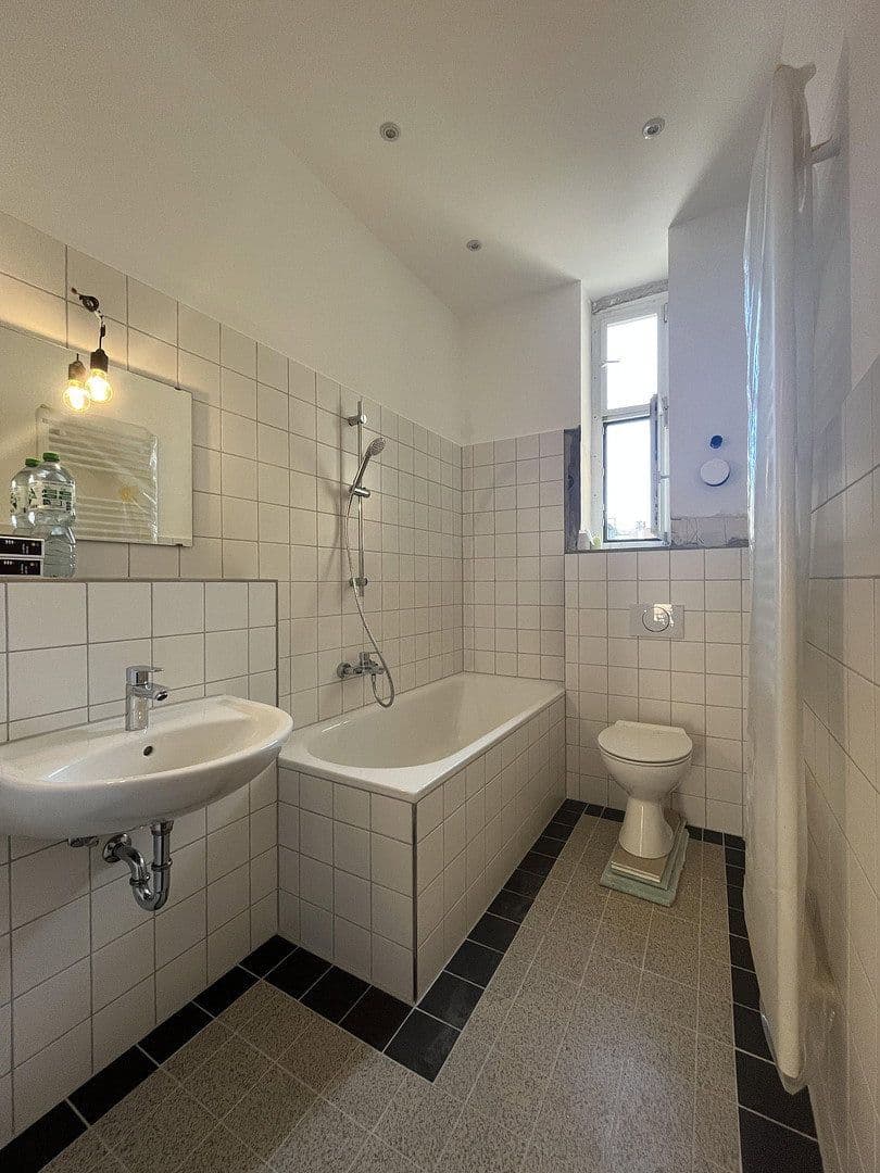 Pronájem bytu 3+1 84 m², Ludwig-Wilhelm-Str. 20, Karlsruhe, Bádensko-Württembersko Pronájem bytu 3+1 84 m², Ludwig-Wilhelm-Str. 20, Karlsruhe, Bádensko-Württembersko