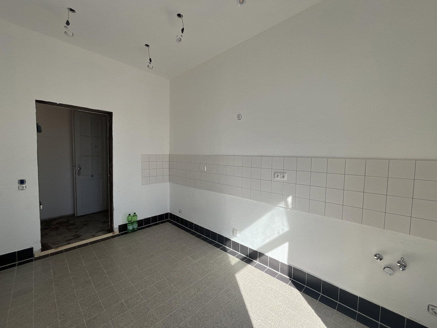 Pronájem bytu 3+1 84 m², Ludwig-Wilhelm-Str. 20, Karlsruhe, Bádensko-Württembersko Pronájem bytu 3+1 84 m², Ludwig-Wilhelm-Str. 20, Karlsruhe, Bádensko-Württembersko