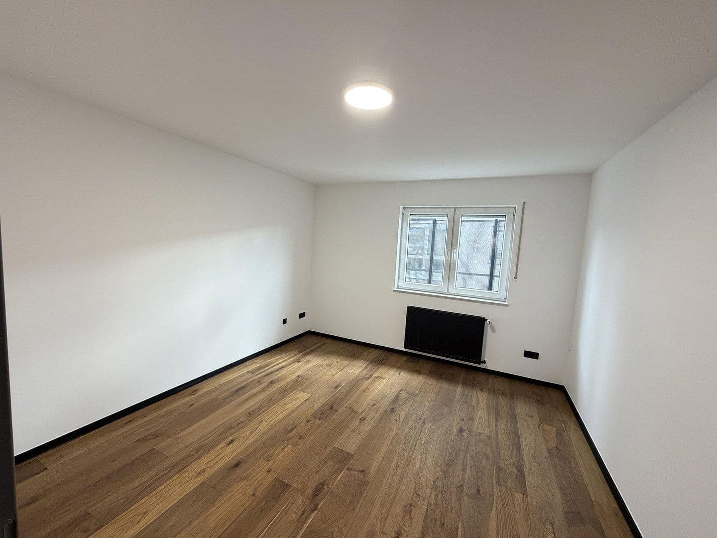Pronájem bytu 7+1 265 m², Mottmannstraße 5b, Troisdorf, Severní Porýní-Vestfálsko Pronájem bytu 7+1 265 m², Mottmannstraße 5b, Troisdorf, Severní Porýní-Vestfálsko