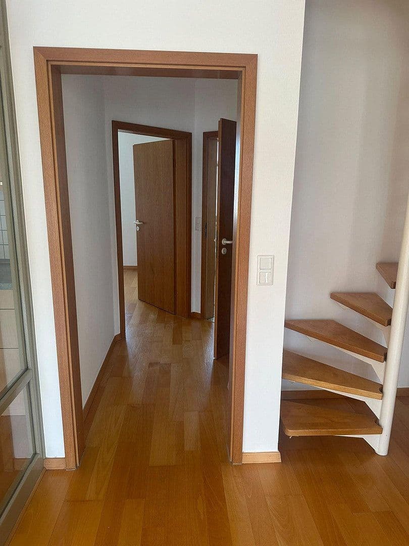 Pronájem bytu 2+1 80 m², Frühlingstraße 2, Vierkirchen, Bavorsko Pronájem bytu 2+1 80 m², Frühlingstraße 2, Vierkirchen, Bavorsko