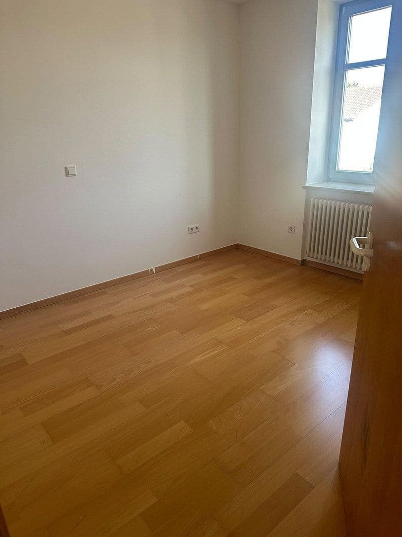 Pronájem bytu 2+1 80 m², Frühlingstraße 2, Vierkirchen, Bavorsko Pronájem bytu 2+1 80 m², Frühlingstraße 2, Vierkirchen, Bavorsko