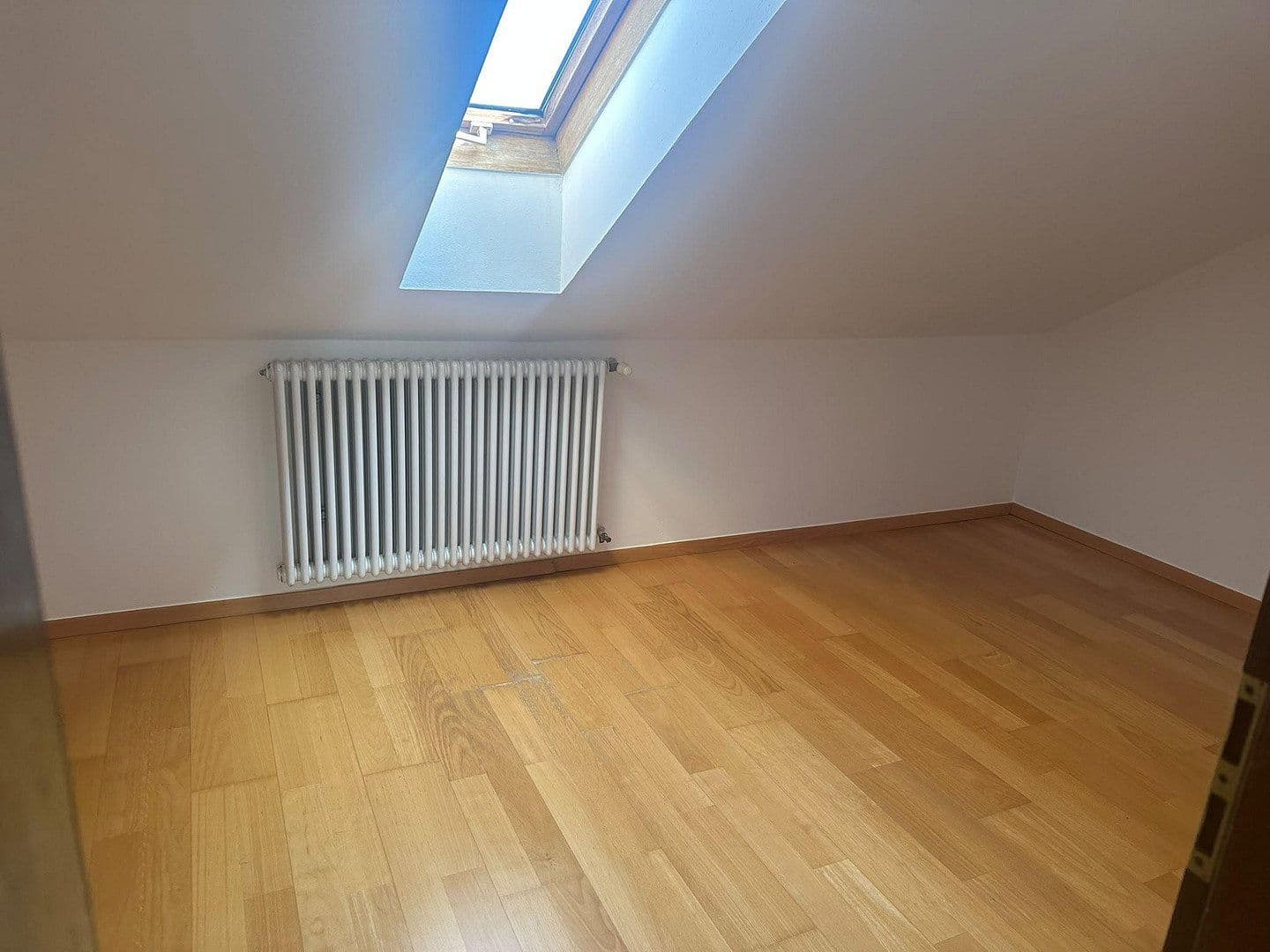 Pronájem bytu 2+1 80 m², Frühlingstraße 2, Vierkirchen, Bavorsko Pronájem bytu 2+1 80 m², Frühlingstraße 2, Vierkirchen, Bavorsko
