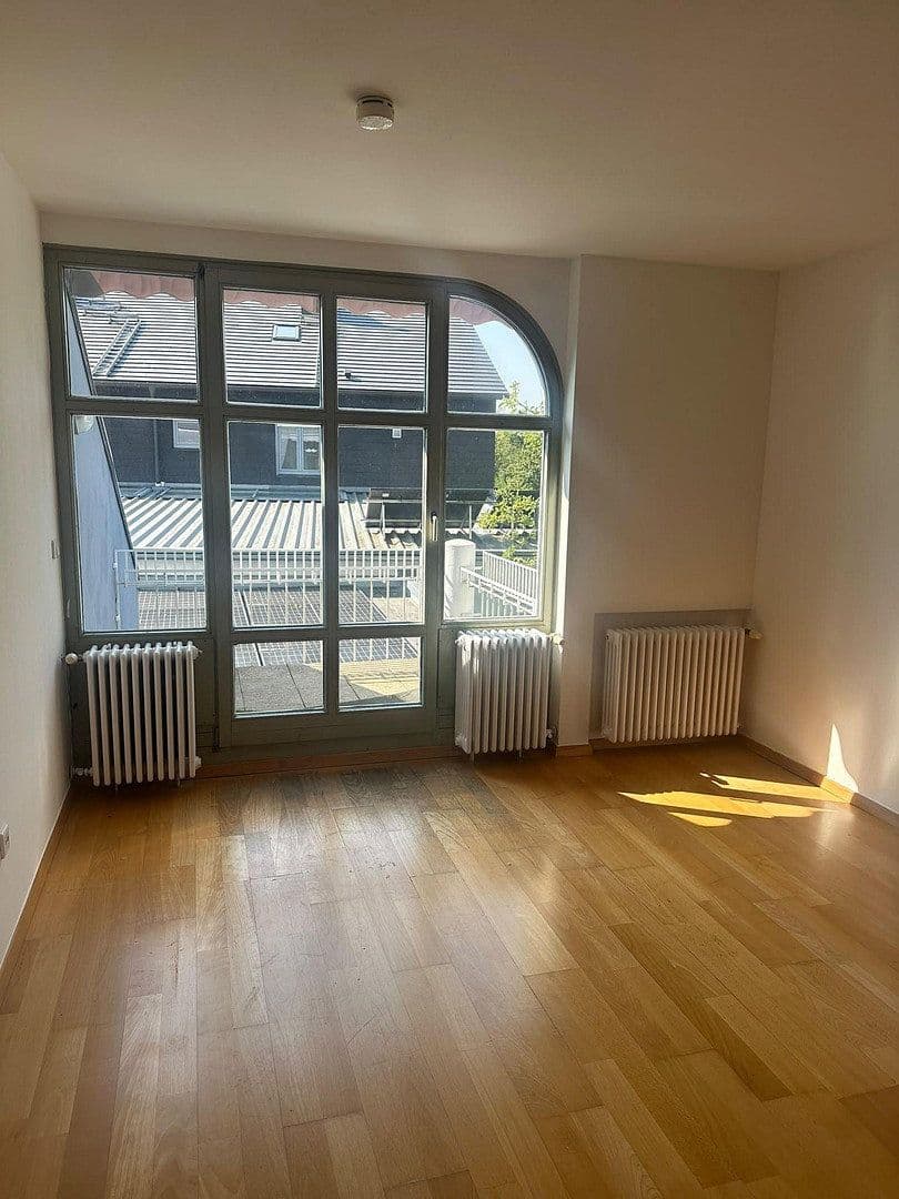 Pronájem bytu 2+1 80 m², Frühlingstraße 2, Vierkirchen, Bavorsko Pronájem bytu 2+1 80 m², Frühlingstraße 2, Vierkirchen, Bavorsko