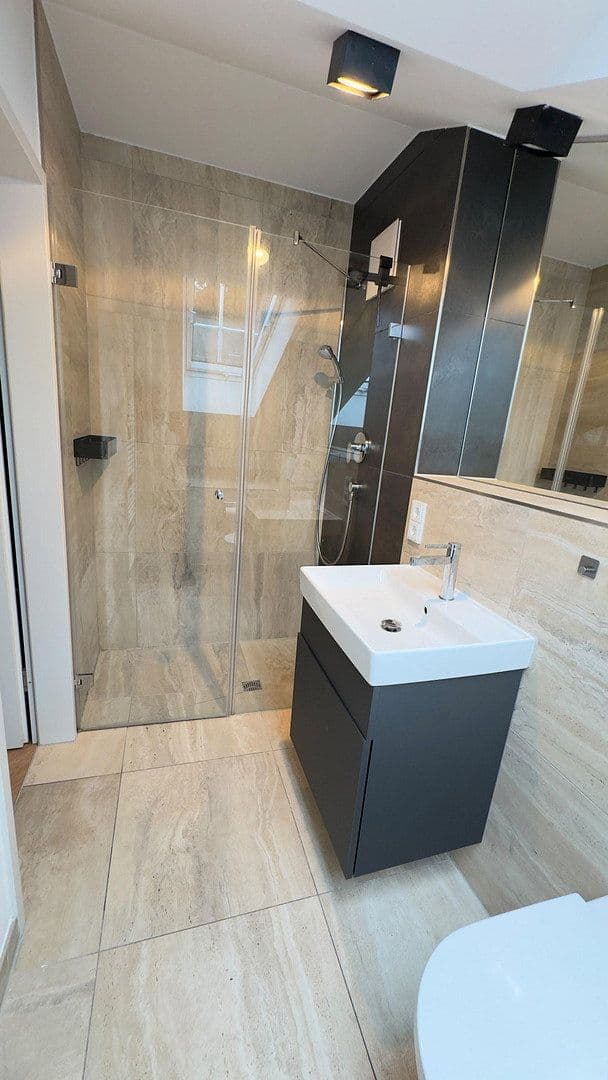 Pronájem bytu 2+1 32 m², Stümpflingstrasse 5, München, Bavorsko Pronájem bytu 2+1 32 m², Stümpflingstrasse 5, München, Bavorsko