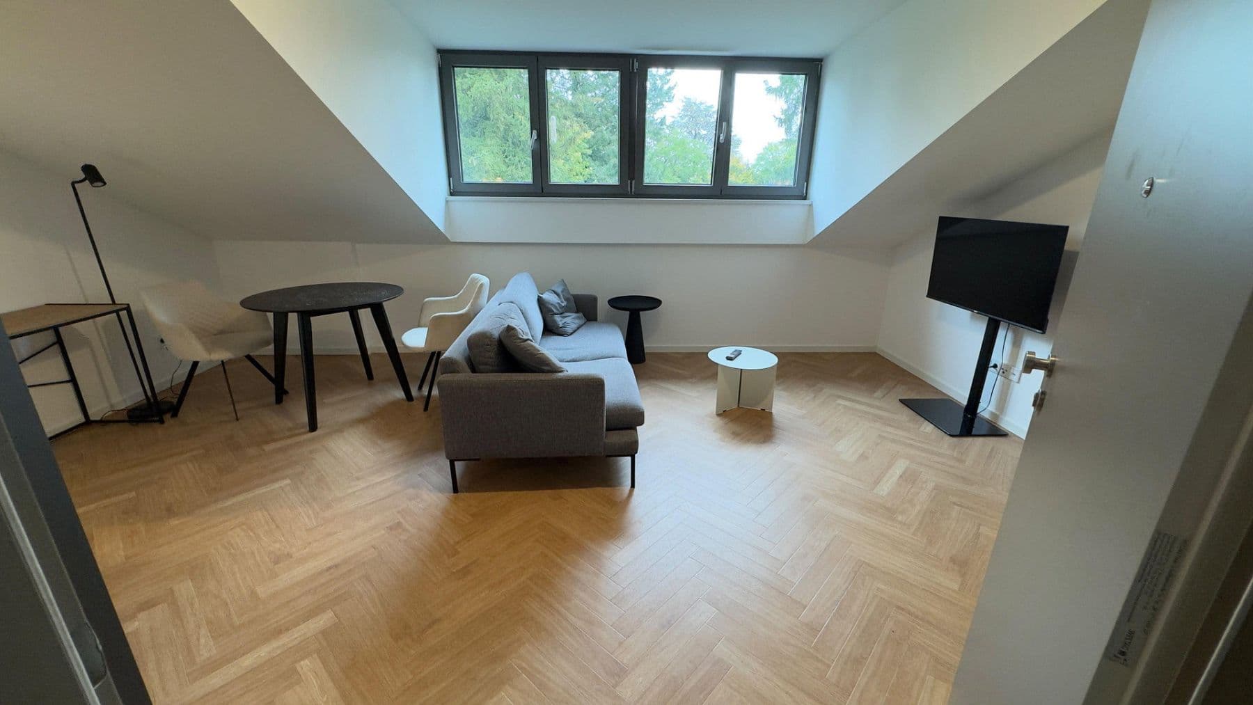 Pronájem bytu 2+1 32 m², Stümpflingstrasse 5, München, Bavorsko Pronájem bytu 2+1 32 m², Stümpflingstrasse 5, München, Bavorsko