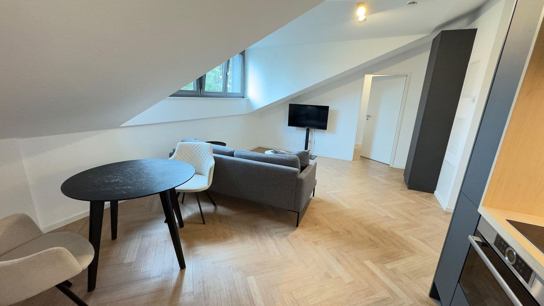 Pronájem bytu 2+1 32 m², Stümpflingstrasse 5, München, Bavorsko Pronájem bytu 2+1 32 m², Stümpflingstrasse 5, München, Bavorsko