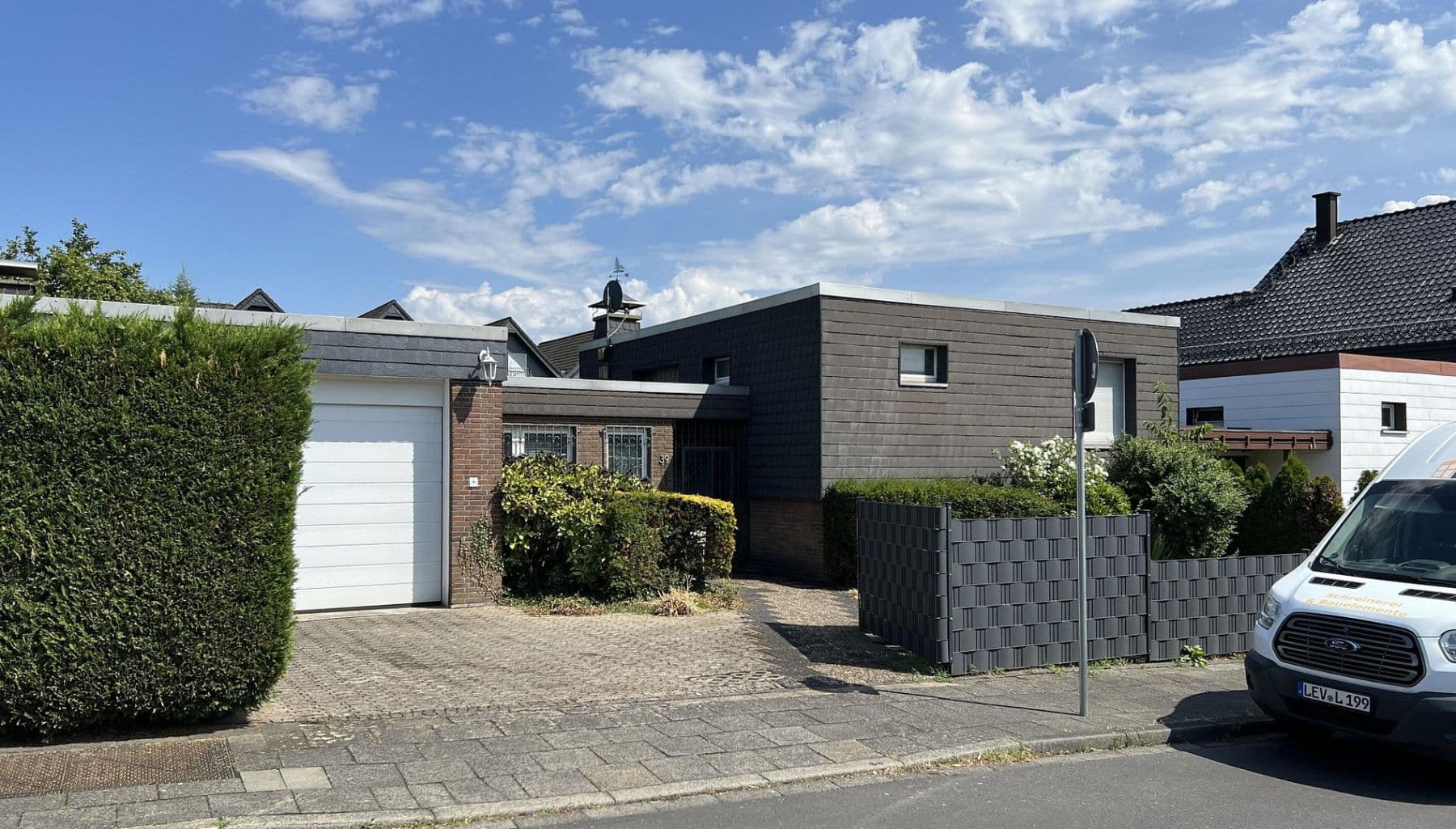Prodej domu 156 m², pozemek 702 m², Leverkusen, Severní Porýní-Vestfálsko Prodej domu 156 m², pozemek 702 m², Leverkusen, Severní Porýní-Vestfálsko