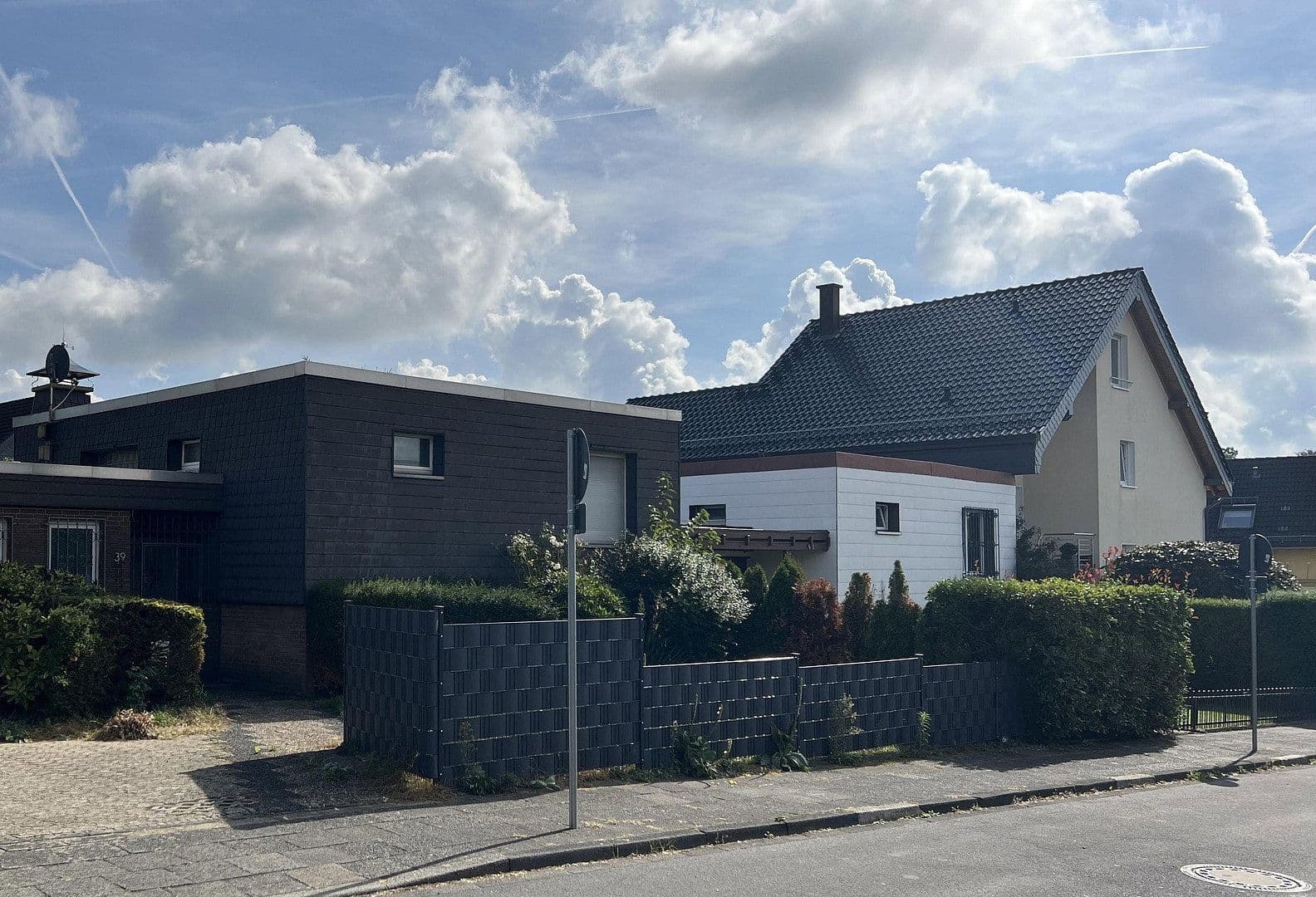 Prodej domu 156 m², pozemek 702 m², Leverkusen, Severní Porýní-Vestfálsko Prodej domu 156 m², pozemek 702 m², Leverkusen, Severní Porýní-Vestfálsko