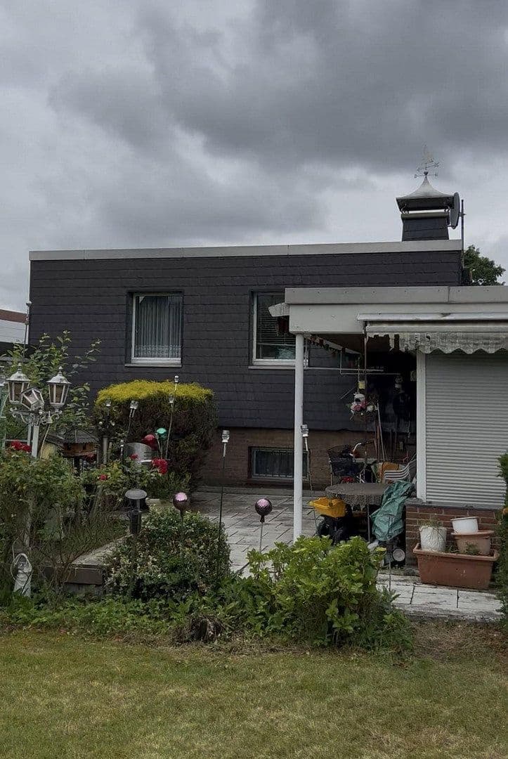 Prodej domu 156 m², pozemek 702 m², Leverkusen, Severní Porýní-Vestfálsko Prodej domu 156 m², pozemek 702 m², Leverkusen, Severní Porýní-Vestfálsko