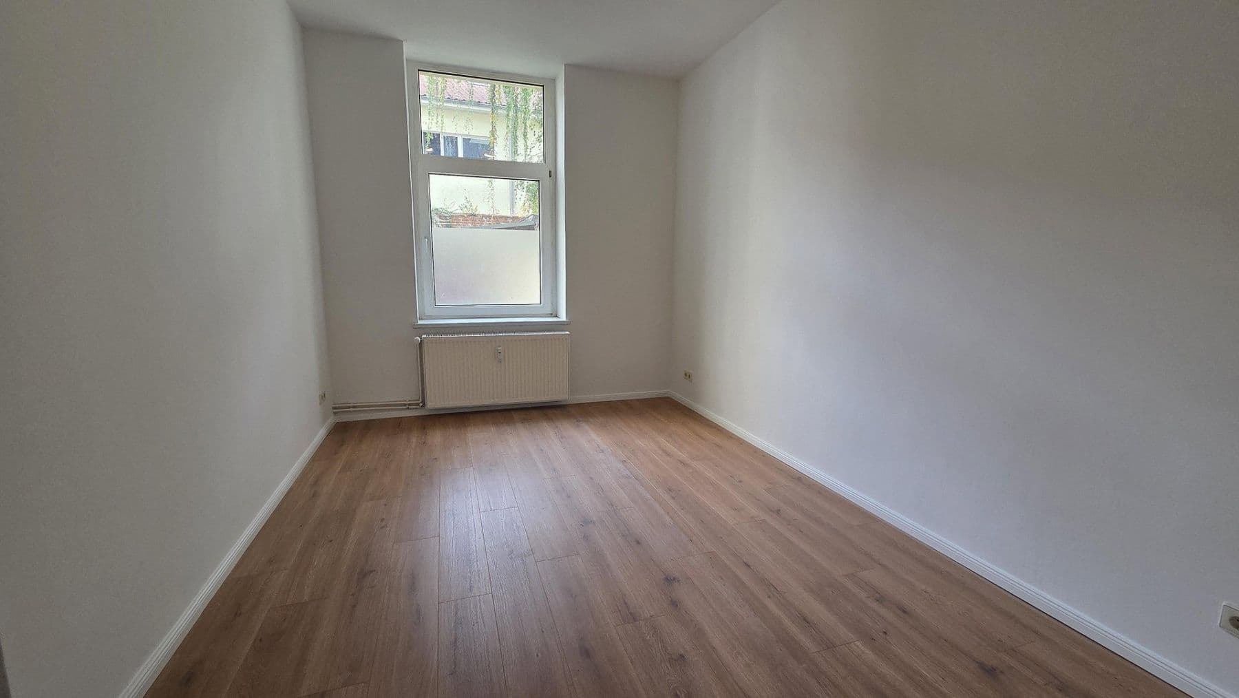Pronájem bytu 2+1 62 m², Magdeburg, Sasko-Anhaltsko Pronájem bytu 2+1 62 m², Magdeburg, Sasko-Anhaltsko