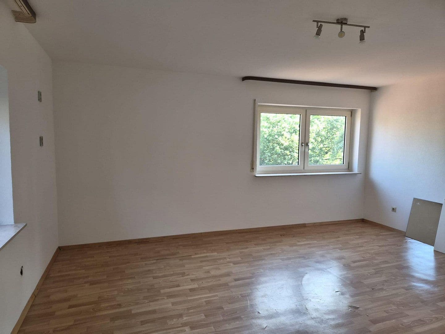 Pronájem domu 190 m², pozemek 800 m², Dietingen, Bádensko-Württembersko Pronájem domu 190 m², pozemek 800 m², Dietingen, Bádensko-Württembersko