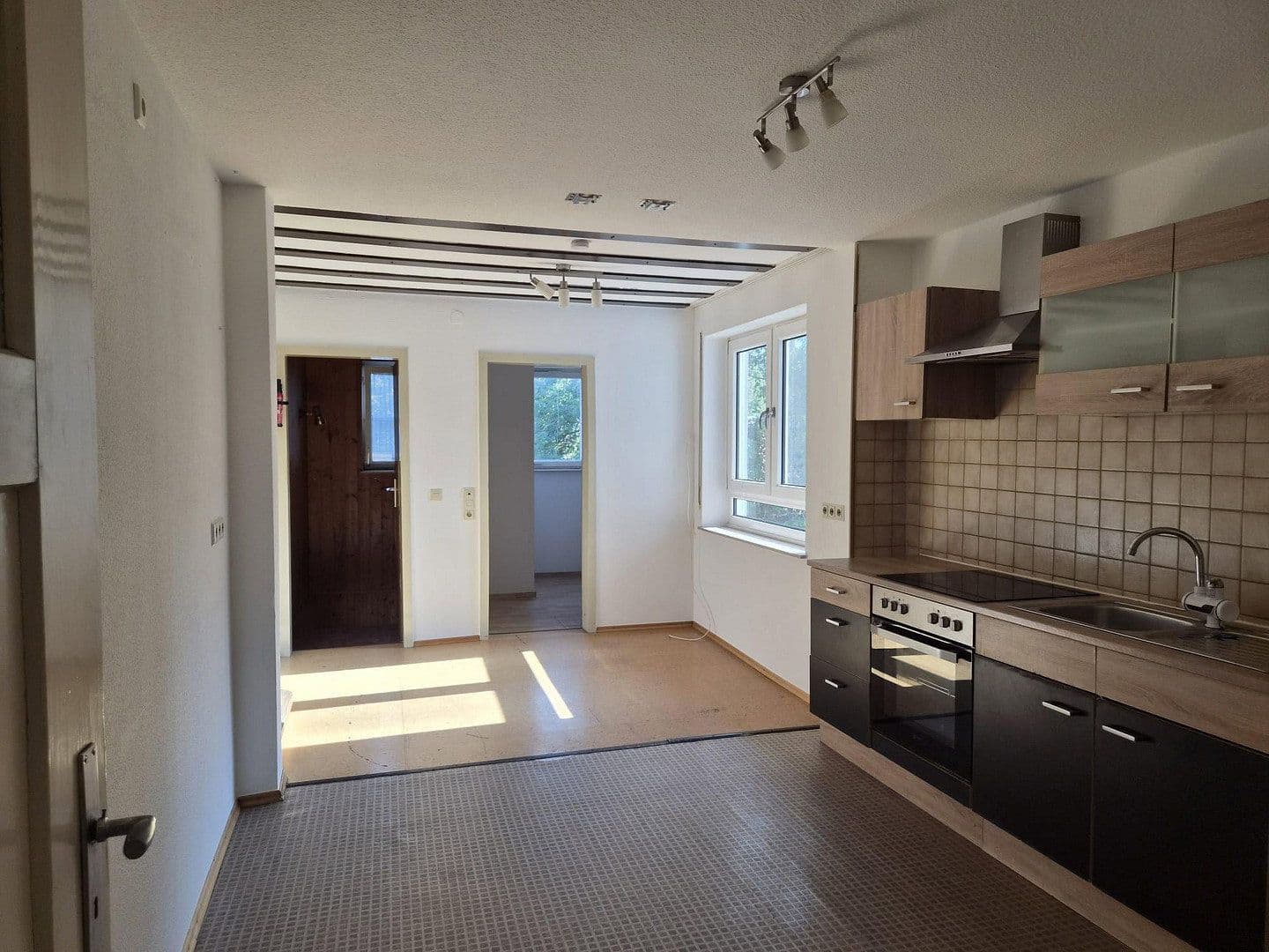 Pronájem domu 190 m², pozemek 800 m², Dietingen, Bádensko-Württembersko Pronájem domu 190 m², pozemek 800 m², Dietingen, Bádensko-Württembersko