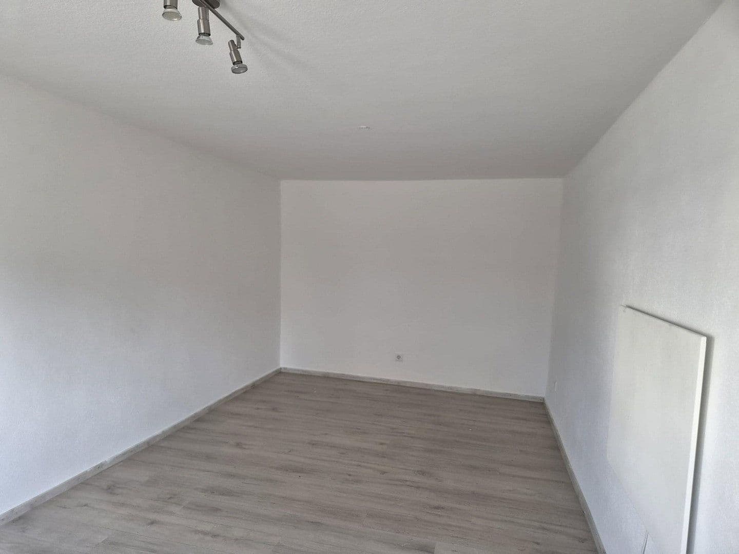 Pronájem domu 190 m², pozemek 800 m², Dietingen, Bádensko-Württembersko Pronájem domu 190 m², pozemek 800 m², Dietingen, Bádensko-Württembersko