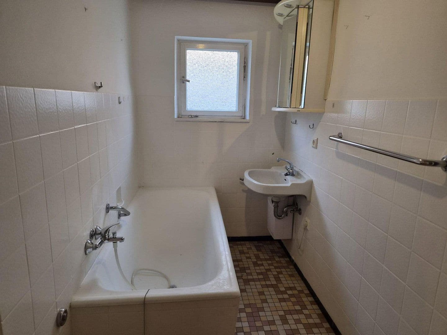 Pronájem domu 190 m², pozemek 800 m², Dietingen, Bádensko-Württembersko Pronájem domu 190 m², pozemek 800 m², Dietingen, Bádensko-Württembersko