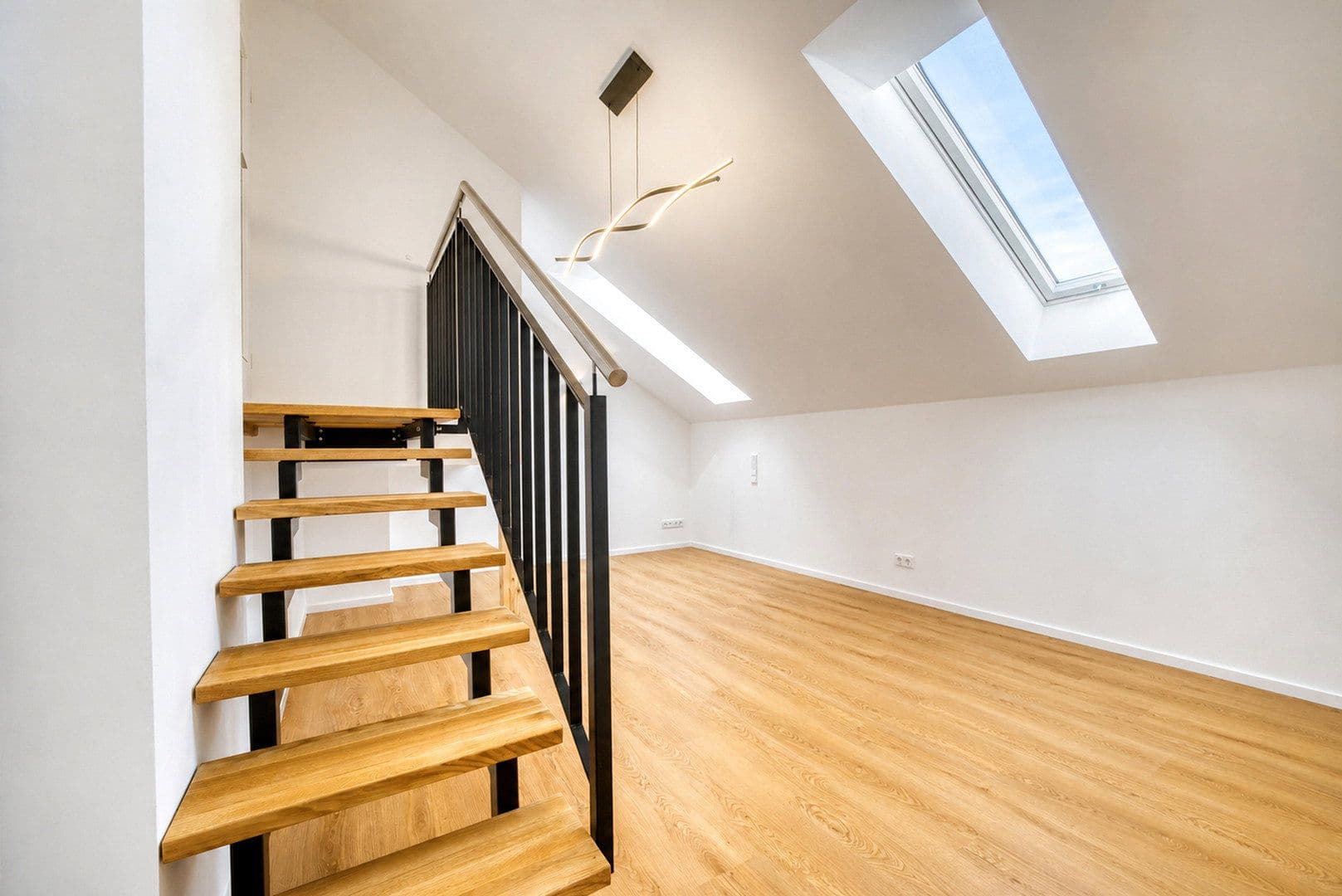 Prodej bytu 4+1 99 m², Dr.-Bergmeisterstraße 43, Pfaffenhofen an der Ilm, Bavorsko Prodej bytu 4+1 99 m², Dr.-Bergmeisterstraße 43, Pfaffenhofen an der Ilm, Bavorsko