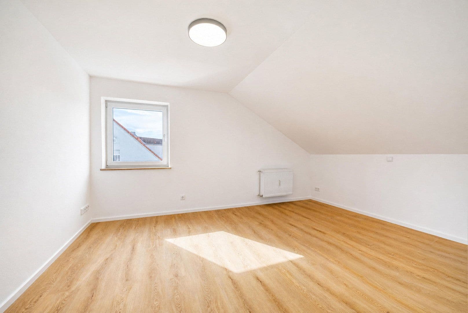 Prodej bytu 4+1 99 m², Dr.-Bergmeisterstraße 43, Pfaffenhofen an der Ilm, Bavorsko Prodej bytu 4+1 99 m², Dr.-Bergmeisterstraße 43, Pfaffenhofen an der Ilm, Bavorsko