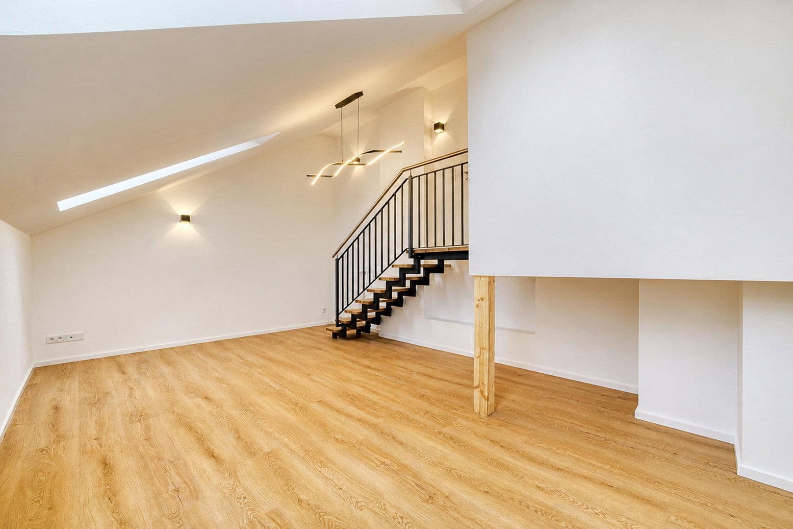 Prodej bytu 4+1 99 m², Dr.-Bergmeisterstraße 43, Pfaffenhofen an der Ilm, Bavorsko Prodej bytu 4+1 99 m², Dr.-Bergmeisterstraße 43, Pfaffenhofen an der Ilm, Bavorsko