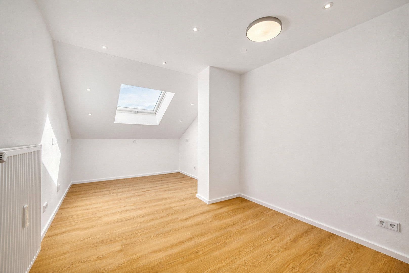 Prodej bytu 4+1 99 m², Dr.-Bergmeisterstraße 43, Pfaffenhofen an der Ilm, Bavorsko Prodej bytu 4+1 99 m², Dr.-Bergmeisterstraße 43, Pfaffenhofen an der Ilm, Bavorsko