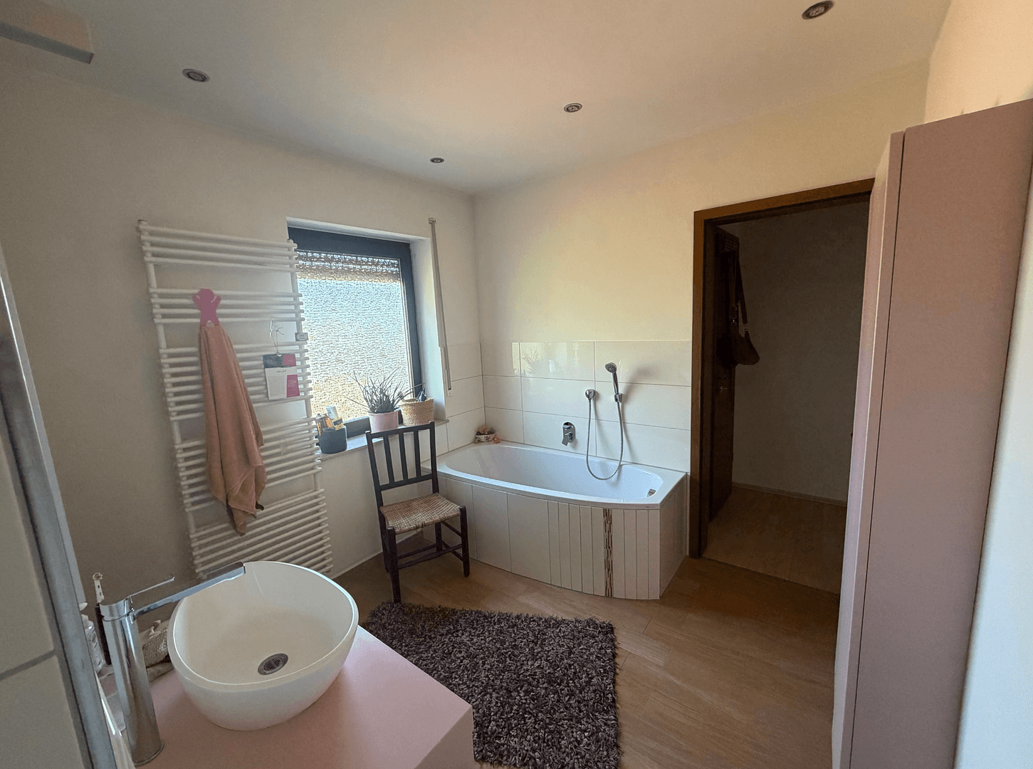 Pronájem bytu 4+1 120 m², Rohrwiesenweg 8A, Groß-Umstadt, Hessen Pronájem bytu 4+1 120 m², Rohrwiesenweg 8A, Groß-Umstadt, Hessen