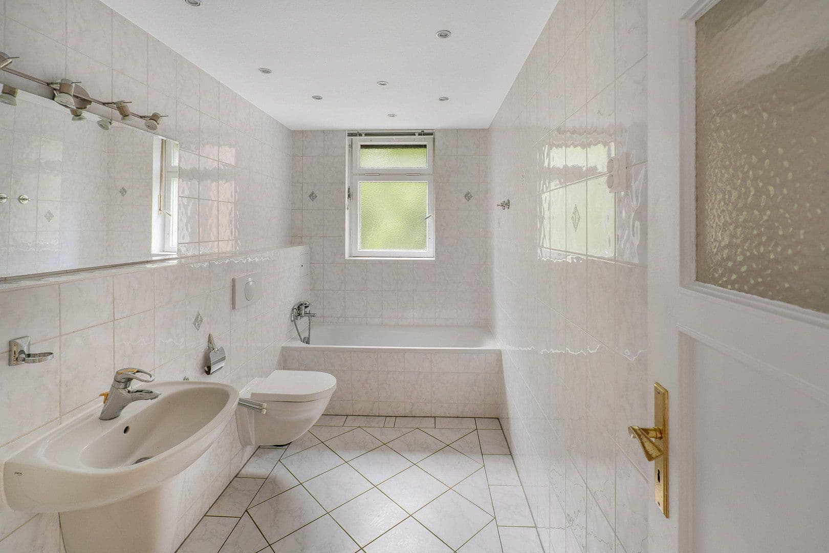 Prodej bytu 4+kk 144 m², Hundekehlestraße 16-17, Berlin, Berlín Prodej bytu 4+kk 144 m², Hundekehlestraße 16-17, Berlin, Berlín