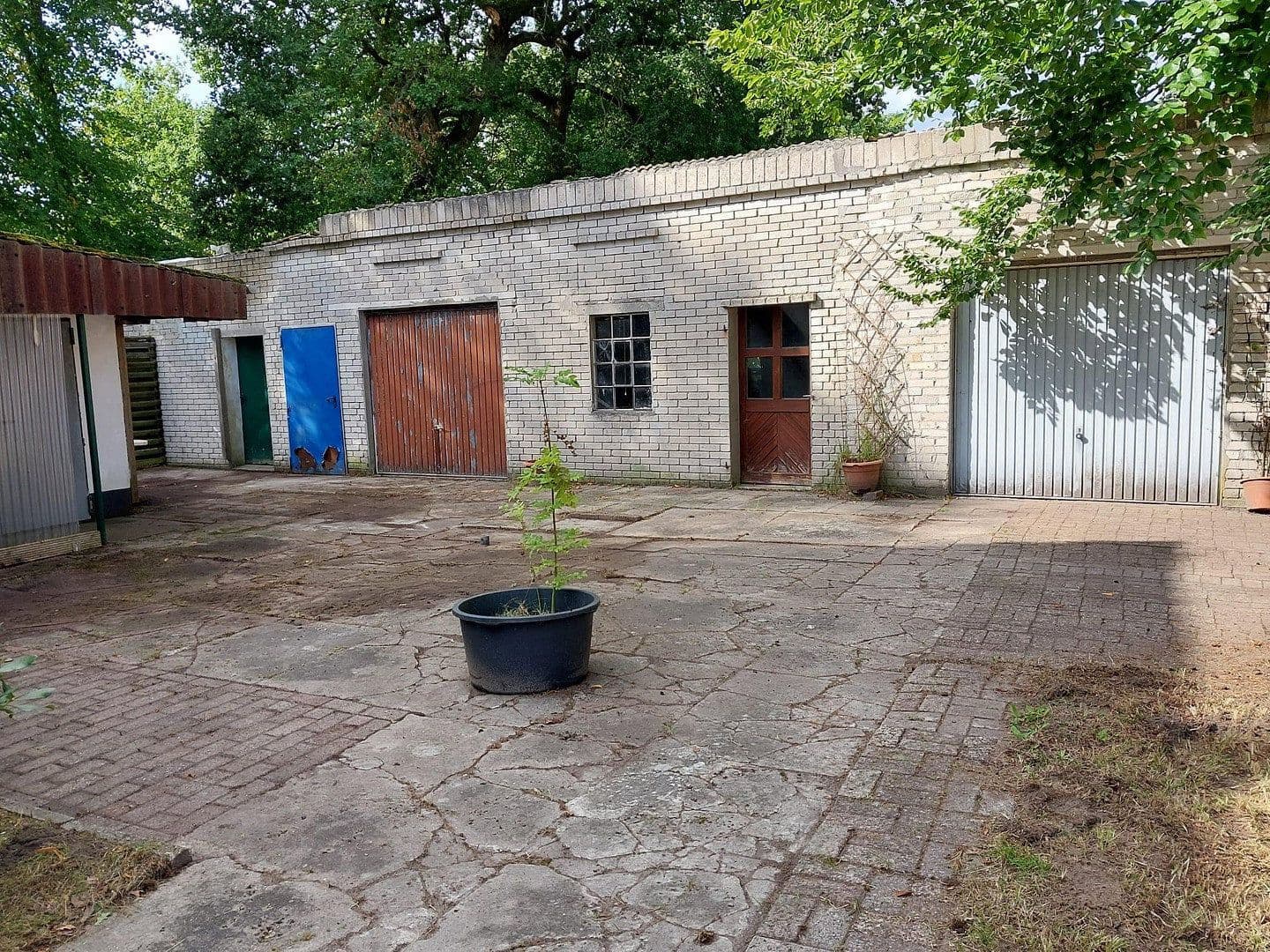 Prodej domu 200 m², pozemek 882 m², Grenzstraße 13, Zetel, Dolní Sasko Prodej domu 200 m², pozemek 882 m², Grenzstraße 13, Zetel, Dolní Sasko