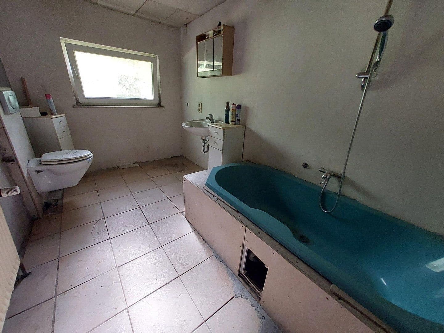 Prodej domu 200 m², pozemek 882 m², Grenzstraße 13, Zetel, Dolní Sasko Prodej domu 200 m², pozemek 882 m², Grenzstraße 13, Zetel, Dolní Sasko