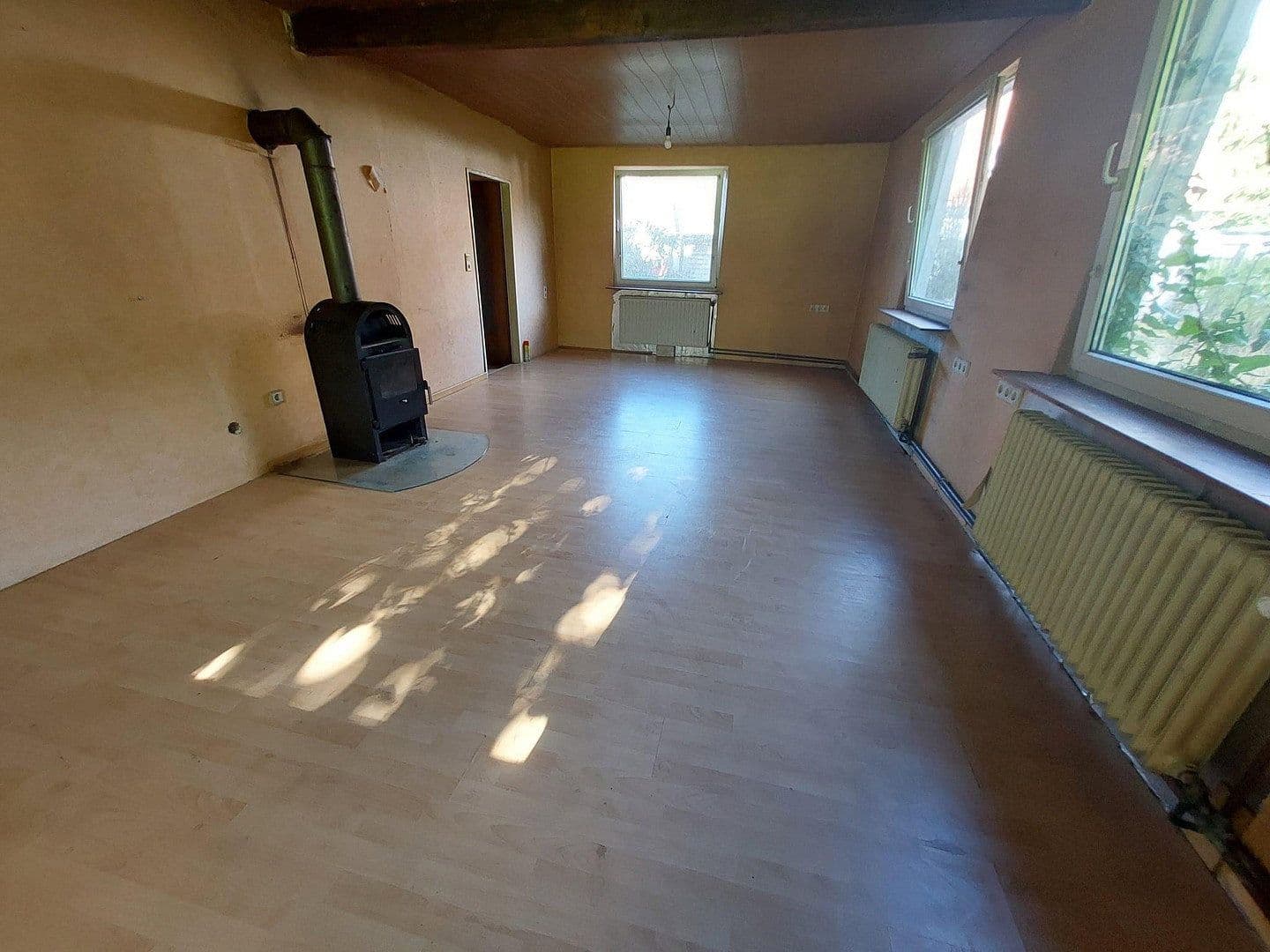 Prodej domu 200 m², pozemek 882 m², Grenzstraße 13, Zetel, Dolní Sasko Prodej domu 200 m², pozemek 882 m², Grenzstraße 13, Zetel, Dolní Sasko