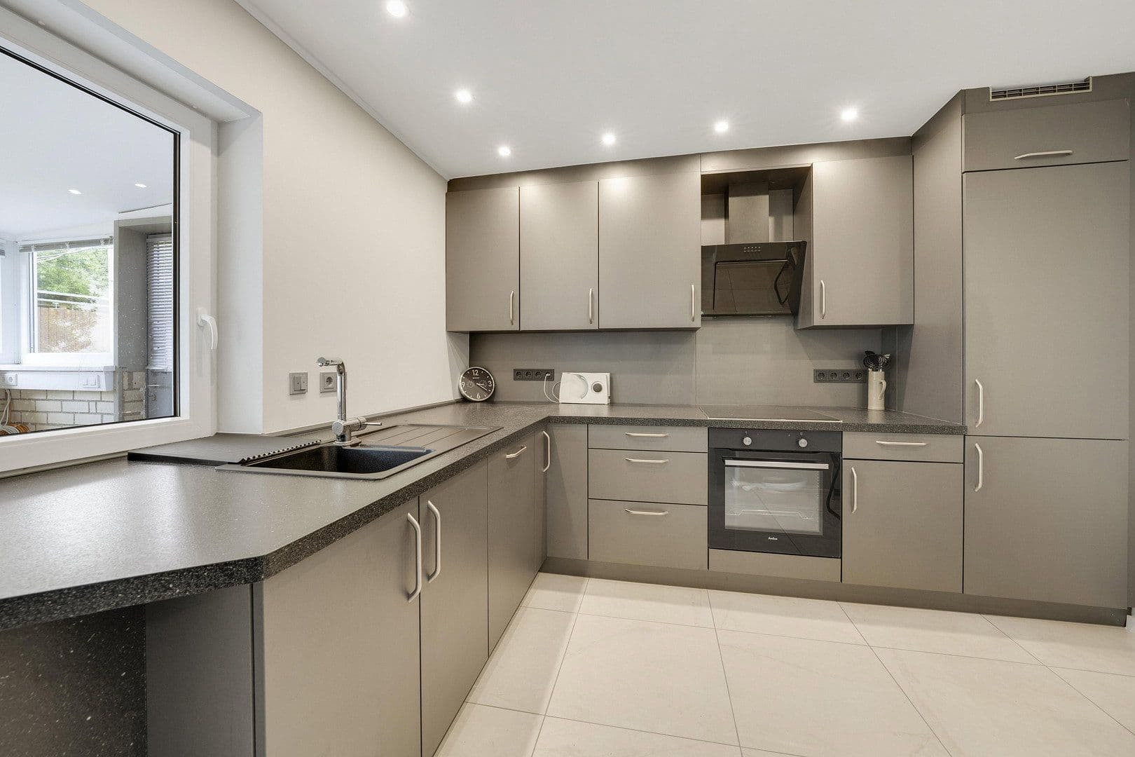 Prodej domu 231 m², pozemek 864 m², Bad Neustadt an der Saale, Bavorsko Prodej domu 231 m², pozemek 864 m², Bad Neustadt an der Saale, Bavorsko