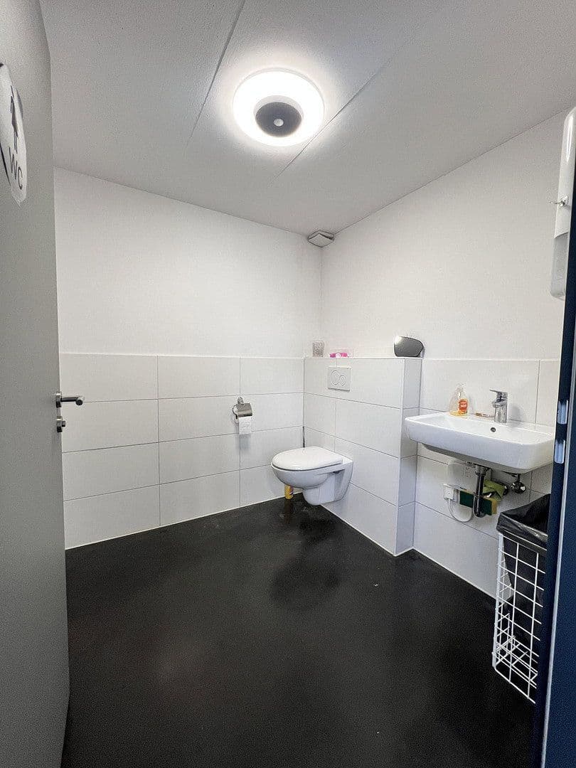 Pronájem nebytového prostoru 776 m², Lohmar, Severní Porýní-Vestfálsko Pronájem nebytového prostoru 776 m², Lohmar, Severní Porýní-Vestfálsko