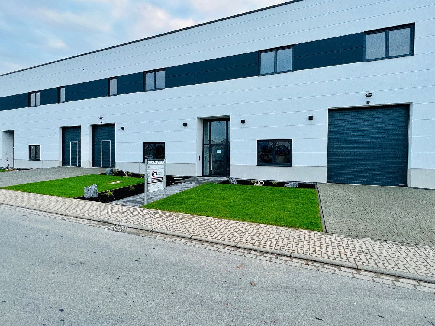 Pronájem nebytového prostoru 776 m², Lohmar, Severní Porýní-Vestfálsko Pronájem nebytového prostoru 776 m², Lohmar, Severní Porýní-Vestfálsko