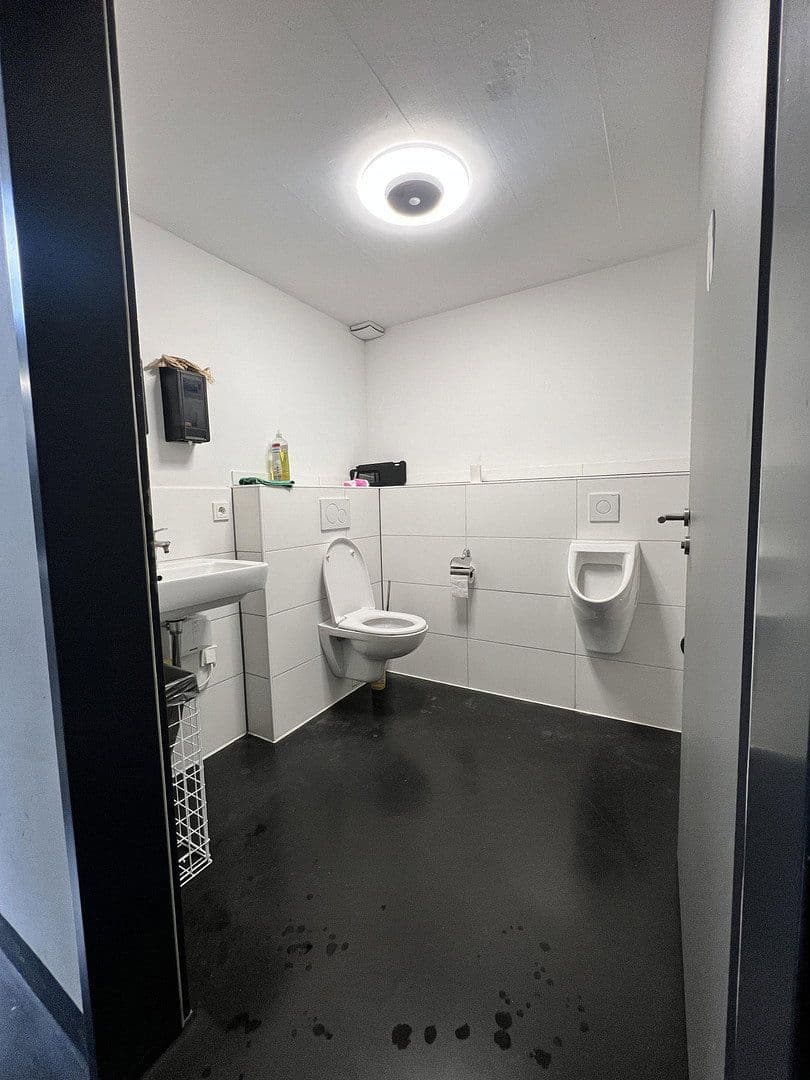 Pronájem nebytového prostoru 776 m², Lohmar, Severní Porýní-Vestfálsko Pronájem nebytového prostoru 776 m², Lohmar, Severní Porýní-Vestfálsko