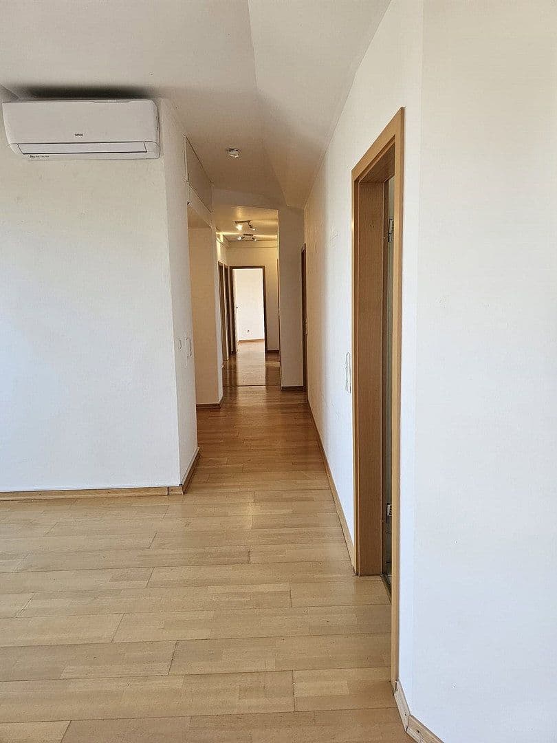 Prodej bytu 4+1 150 m², Mannheim, Bádensko-Württembersko Prodej bytu 4+1 150 m², Mannheim, Bádensko-Württembersko