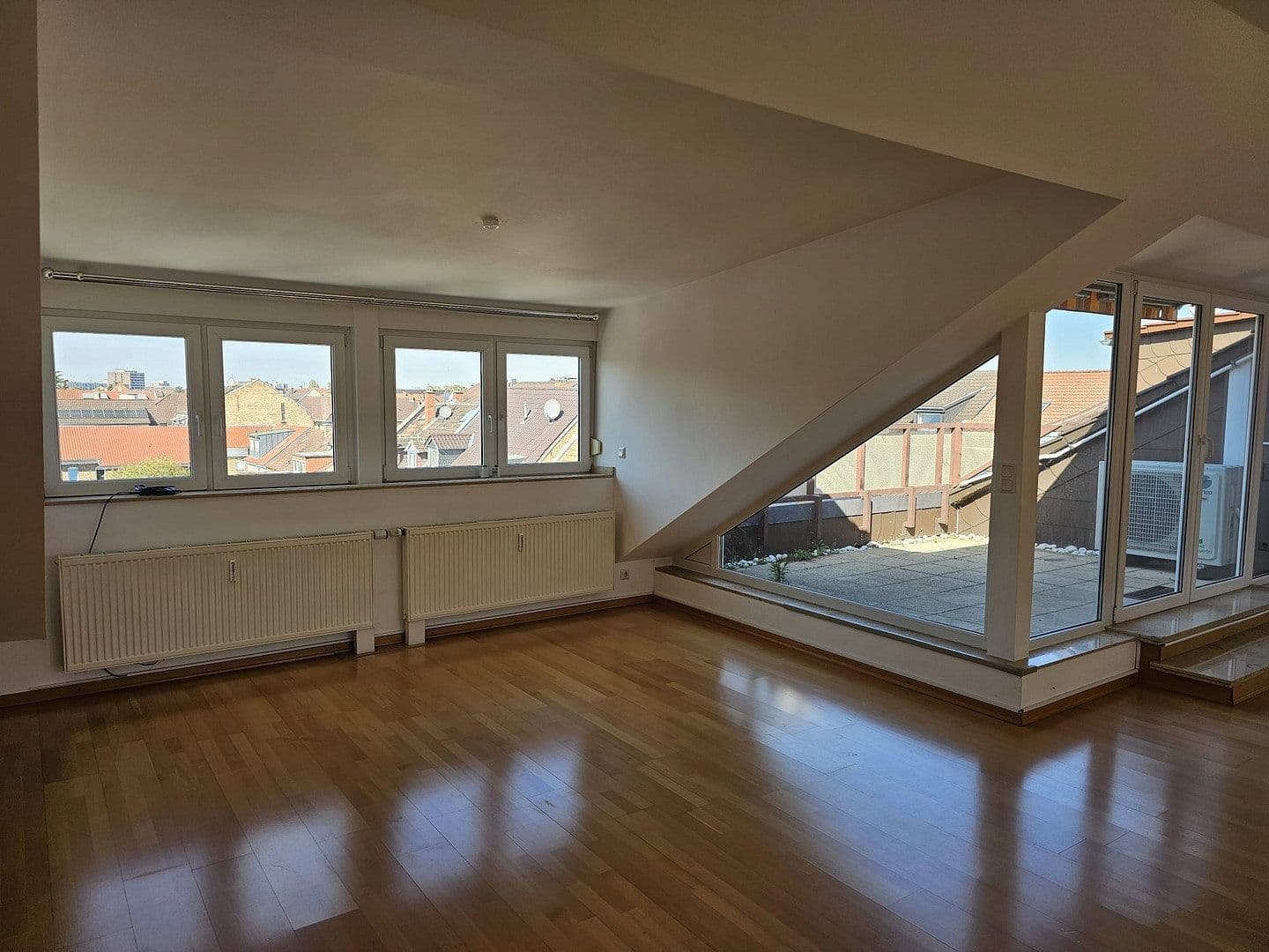 Prodej bytu 4+1 150 m², Mannheim, Bádensko-Württembersko Prodej bytu 4+1 150 m², Mannheim, Bádensko-Württembersko
