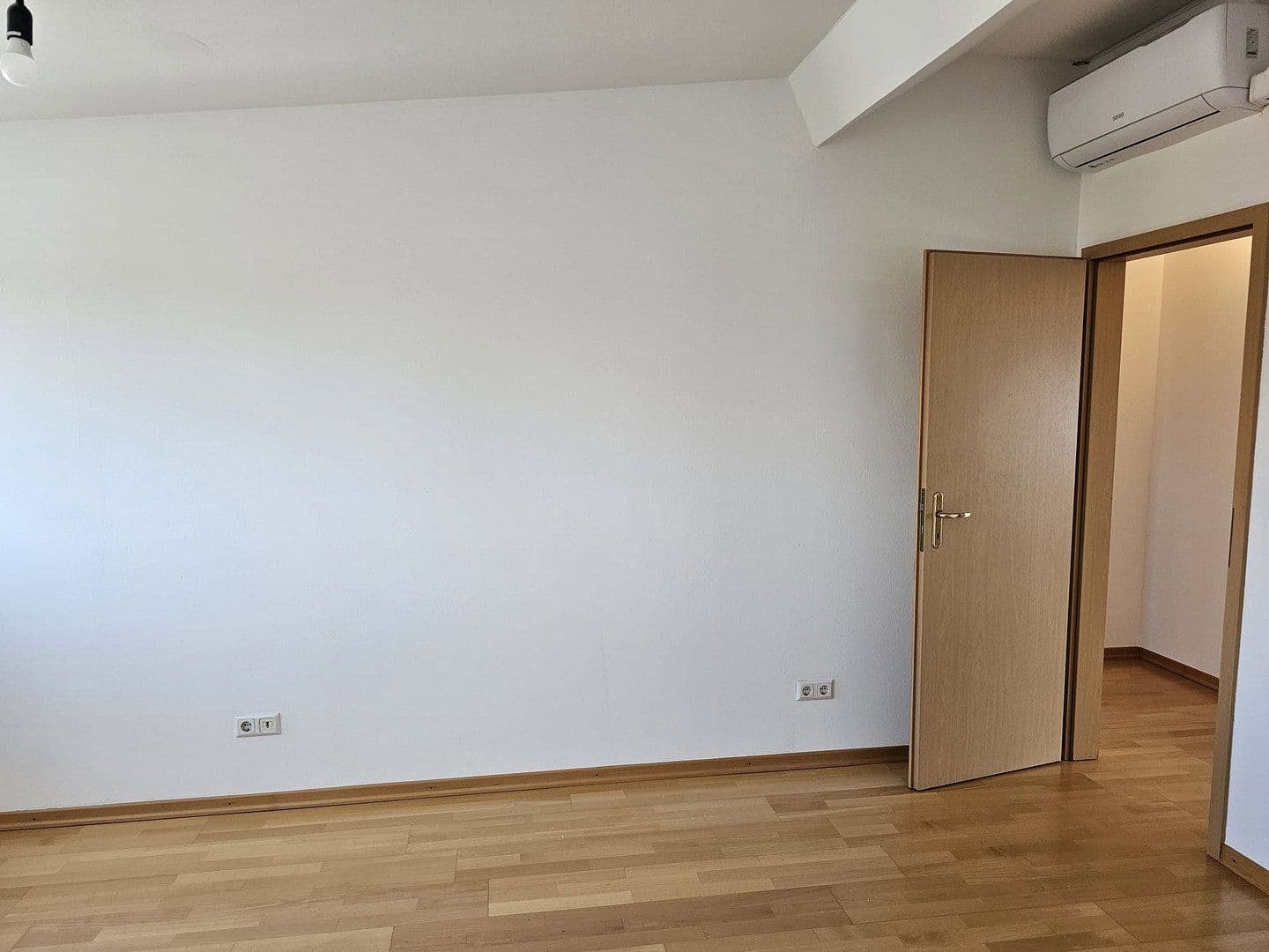 Prodej bytu 4+1 150 m², Mannheim, Bádensko-Württembersko Prodej bytu 4+1 150 m², Mannheim, Bádensko-Württembersko