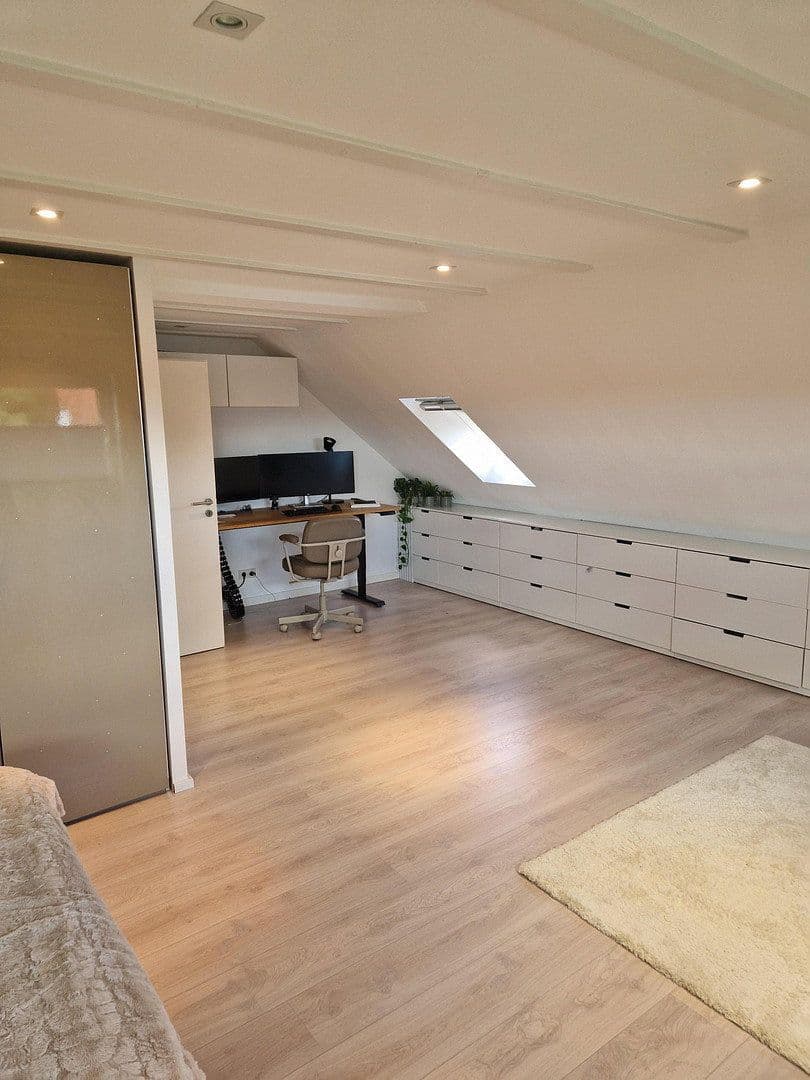 Prodej domu 129 m², pozemek 200 m², Wickererstraße 59i, Flörsheim, Hessen Prodej domu 129 m², pozemek 200 m², Wickererstraße 59i, Flörsheim, Hessen