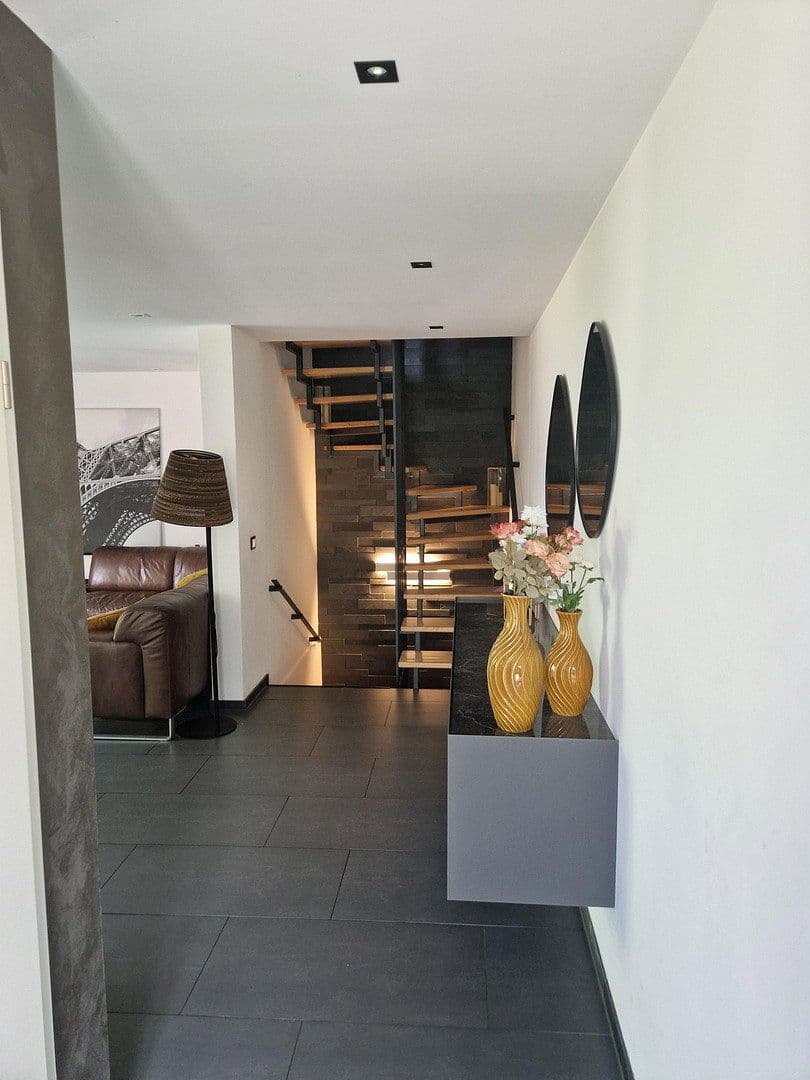 Prodej domu 129 m², pozemek 200 m², Wickererstraße 59i, Flörsheim, Hessen Prodej domu 129 m², pozemek 200 m², Wickererstraße 59i, Flörsheim, Hessen