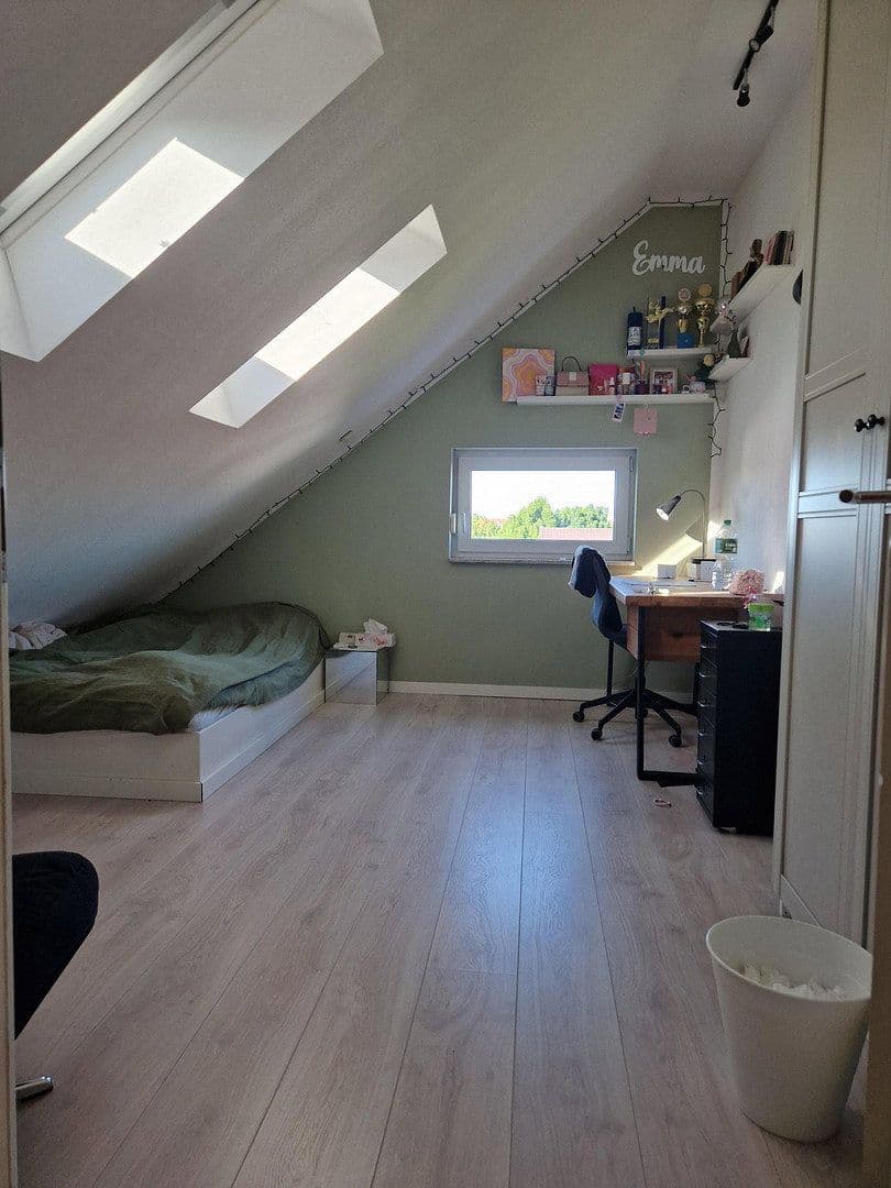 Prodej domu 129 m², pozemek 200 m², Wickererstraße 59i, Flörsheim, Hessen Prodej domu 129 m², pozemek 200 m², Wickererstraße 59i, Flörsheim, Hessen