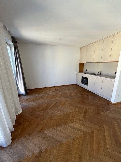 Pronájem bytu 1+1 32 m², Hinter der Schönen Aussicht 7, Frankfurt am Main, Hessen Pronájem bytu 1+1 32 m², Hinter der Schönen Aussicht 7, Frankfurt am Main, Hessen