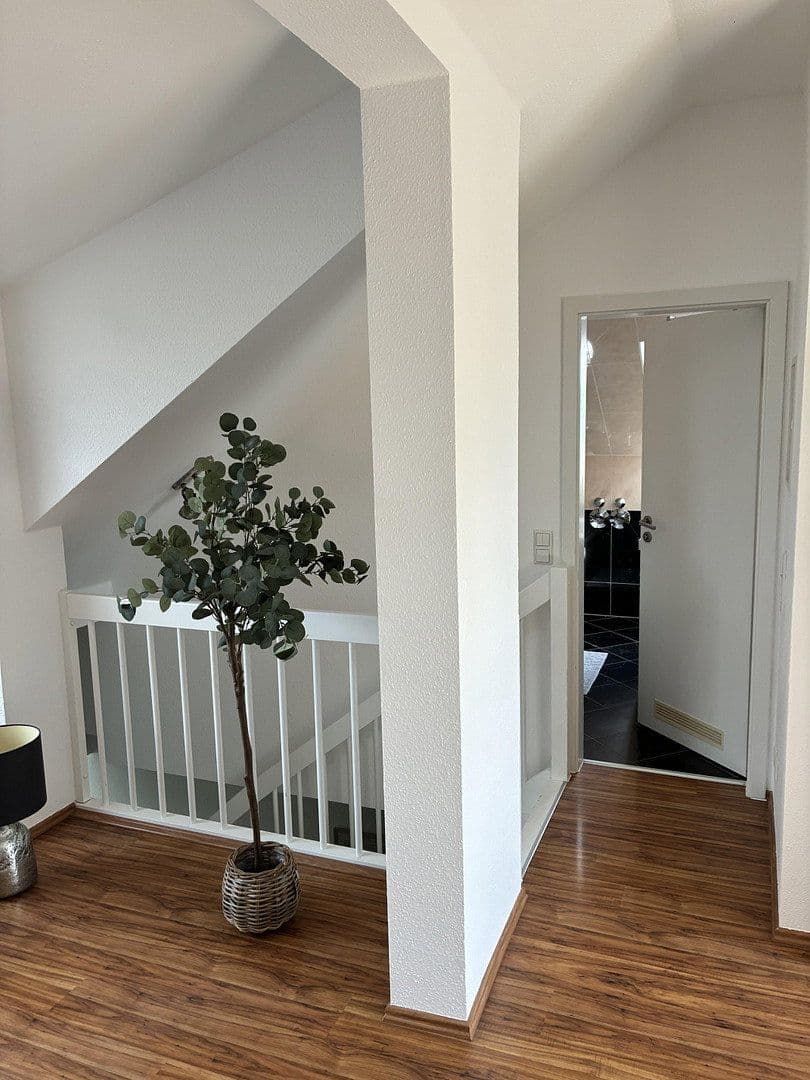 Pronájem bytu 3+1 80 m², Maxim-Gorki-Str., Dresden, Sasko Pronájem bytu 3+1 80 m², Maxim-Gorki-Str., Dresden, Sasko