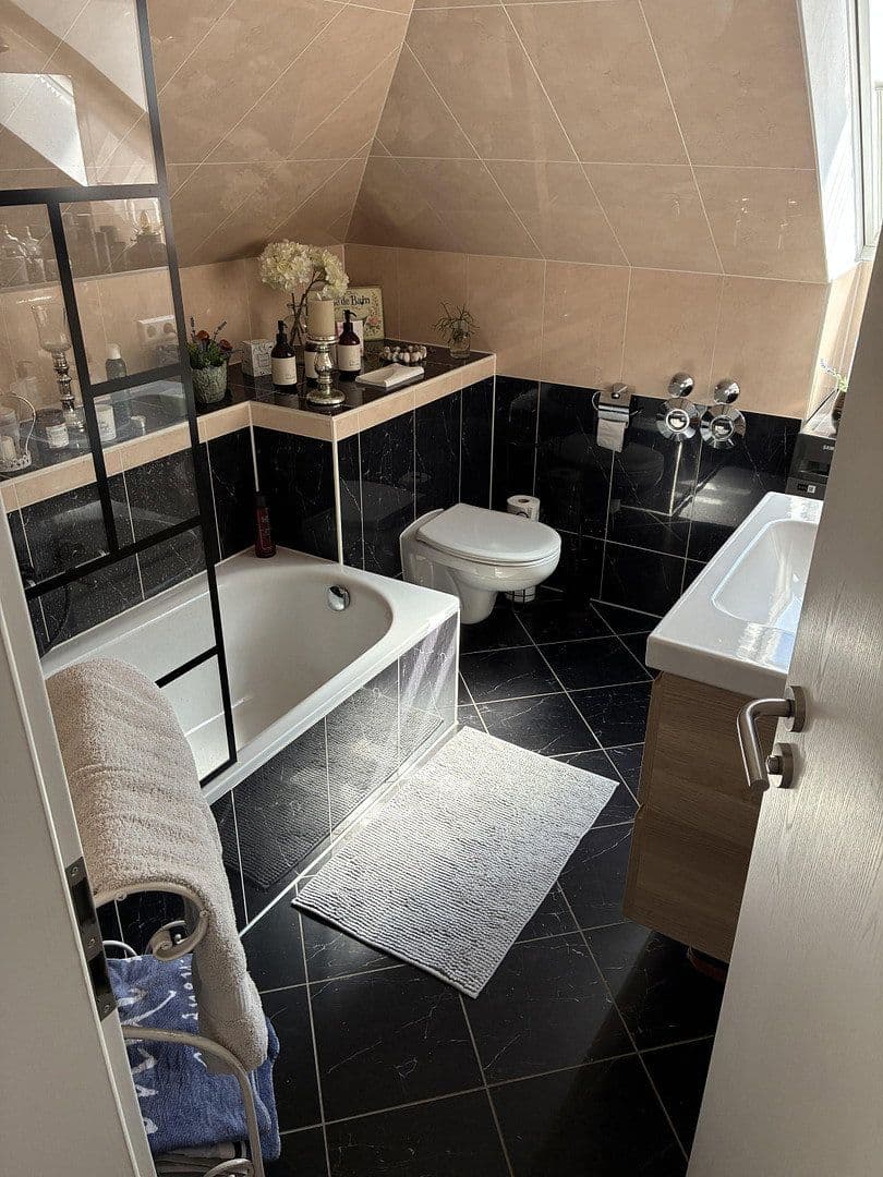 Pronájem bytu 3+1 80 m², Maxim-Gorki-Str., Dresden, Sasko Pronájem bytu 3+1 80 m², Maxim-Gorki-Str., Dresden, Sasko