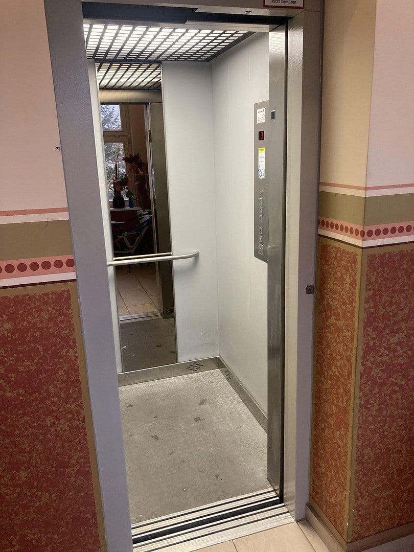 Pronájem bytu 3+1 80 m², Maxim-Gorki-Str., Dresden, Sasko Pronájem bytu 3+1 80 m², Maxim-Gorki-Str., Dresden, Sasko